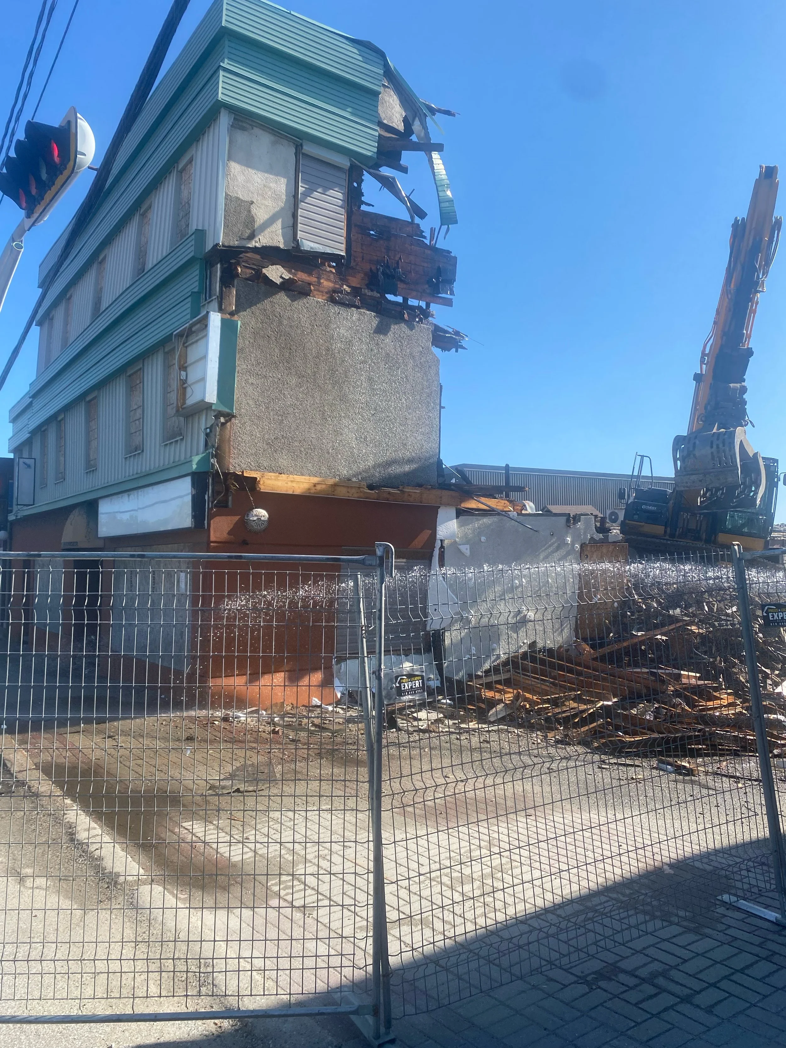demolition24.jpg