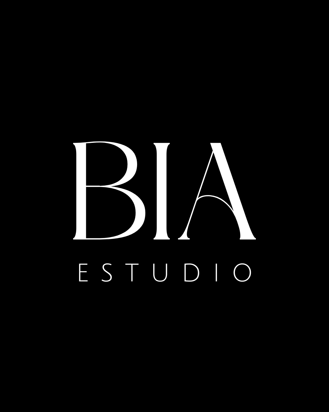 Black background with white text displaying 'BIA ESTUDIO' in elegant font.