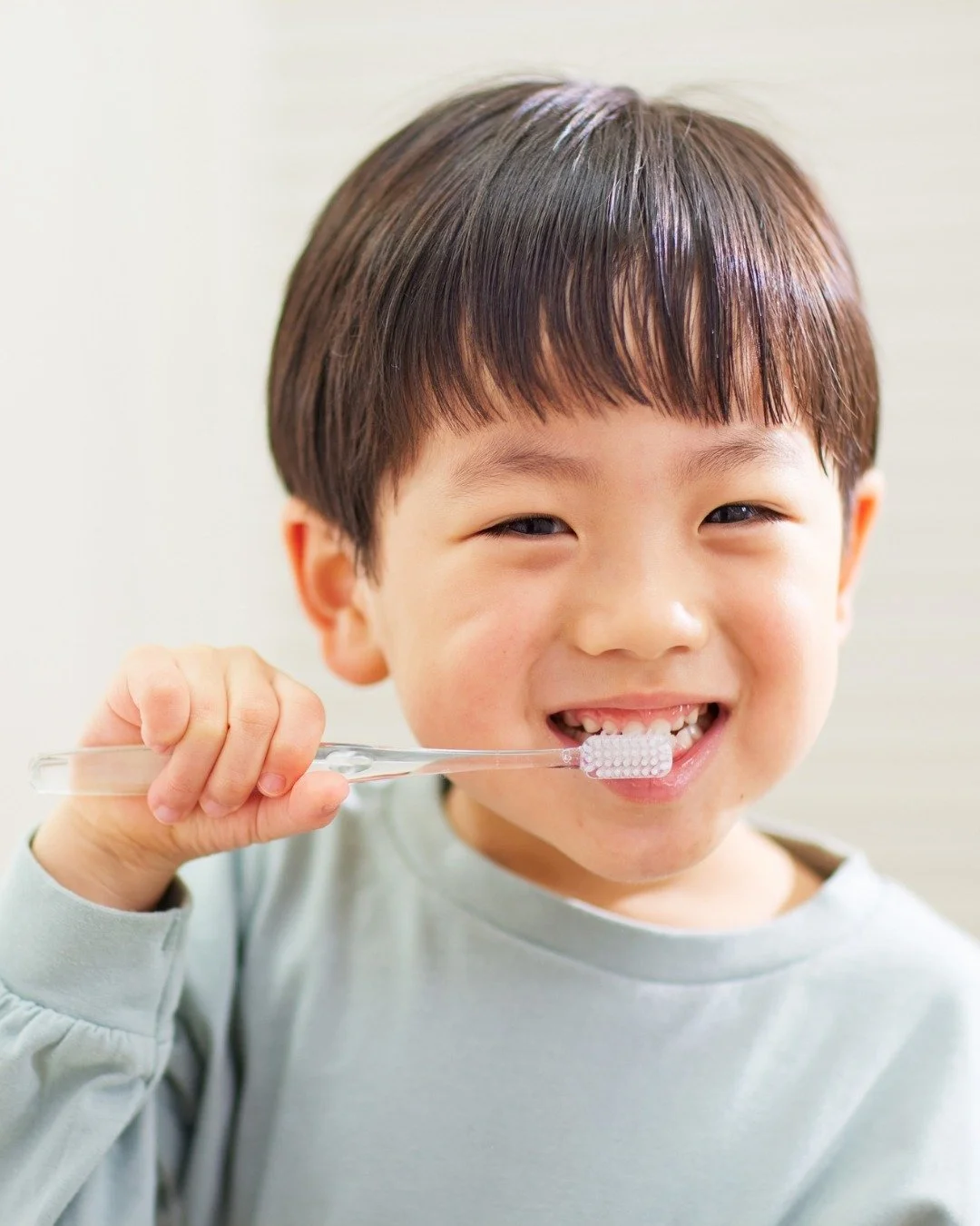 Toothache in children can be worrying, especially when they can&rsquo;t always explain what&rsquo;s wrong. 🦷

It might show up as sensitivity, trouble eating, disrupted sleep, or a child avoiding brushing on one side of their mouth.

Common causes c