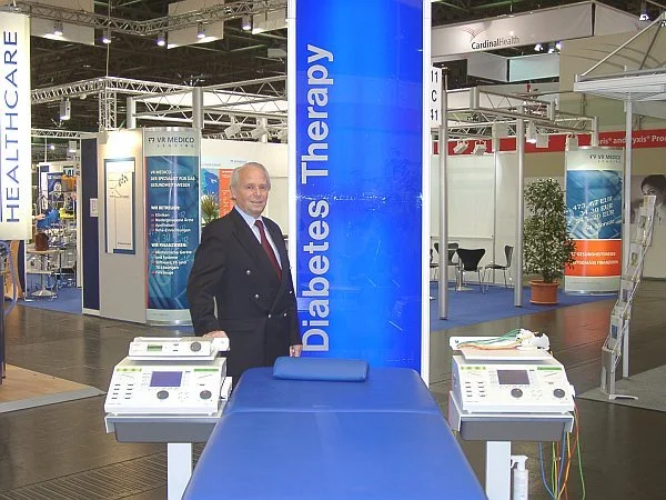 Dr. May auf der Medica