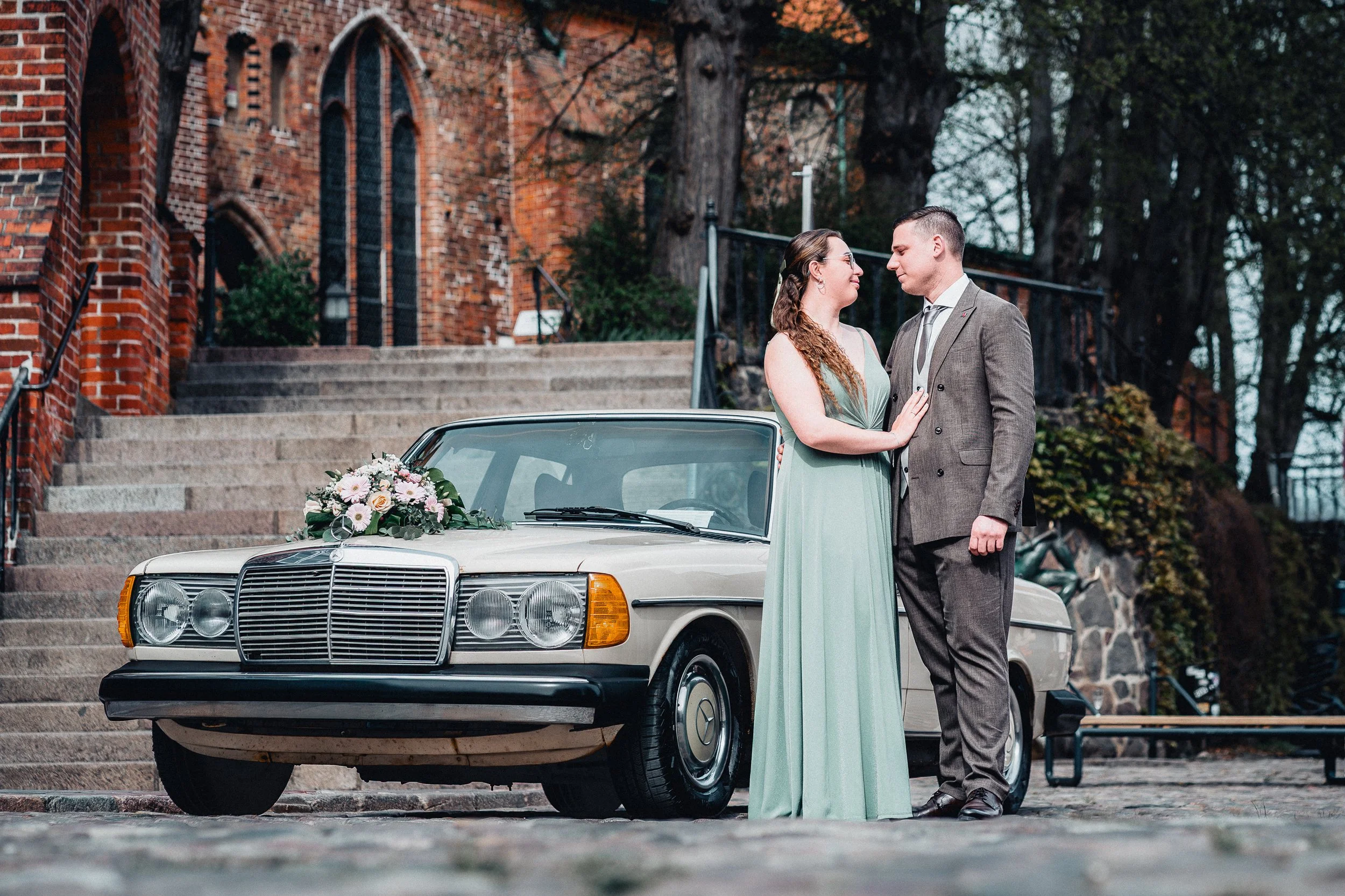 hochzeitsgaeste-oldtimer-portrait2.jpg