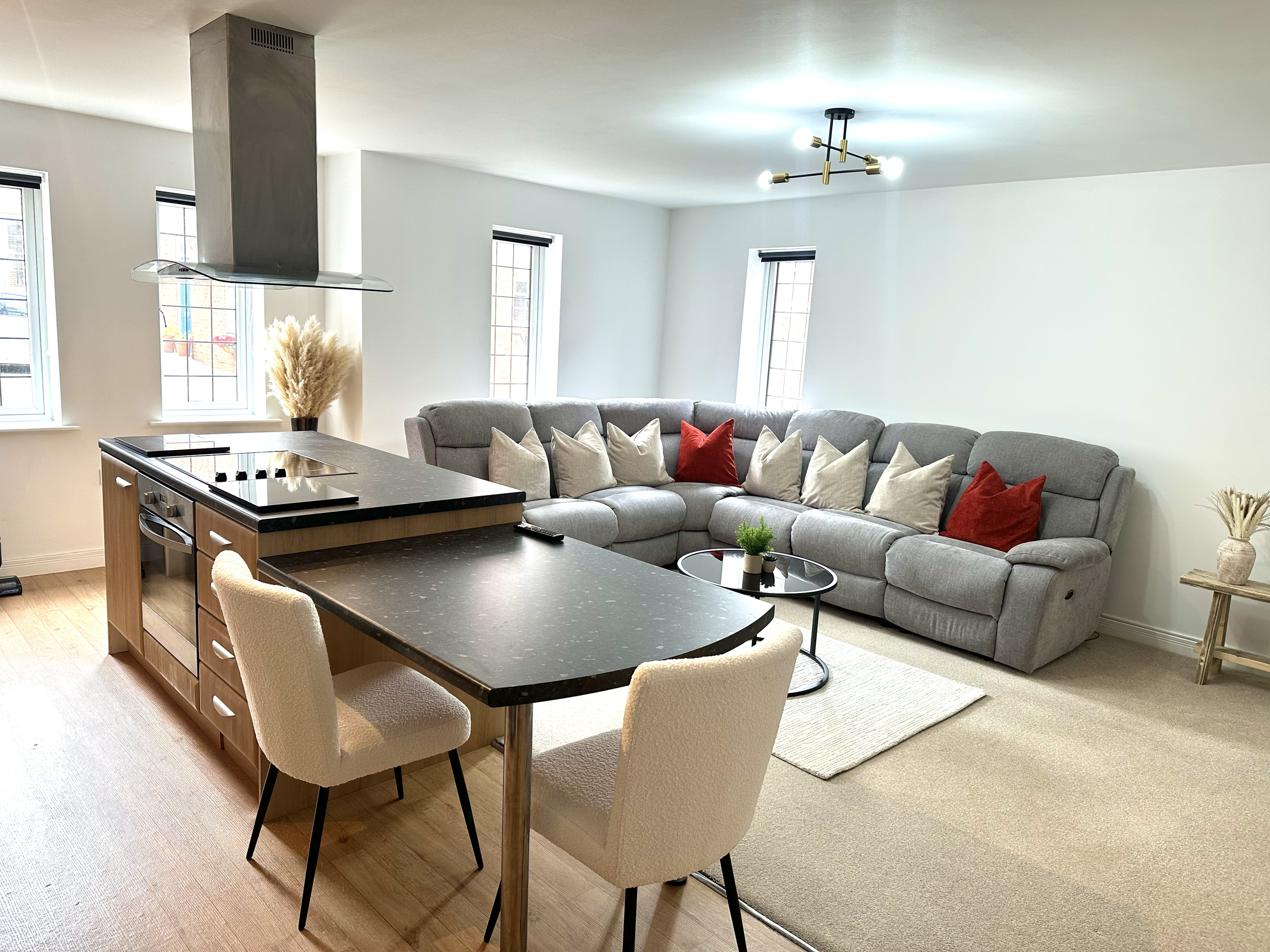 Silver Sky Apartment - Peterson Drive - 2 Bed 2 Bath