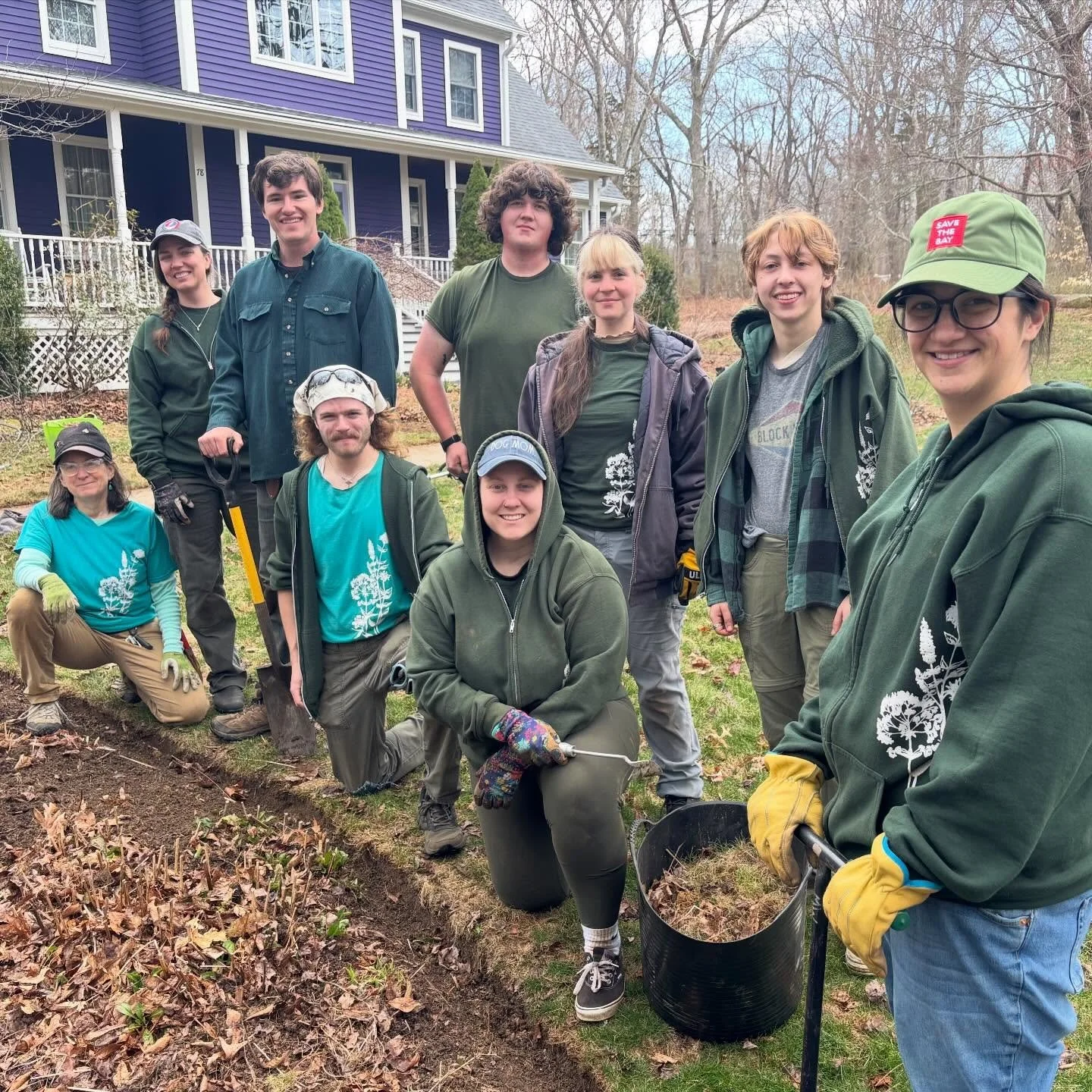 Another month, another team training! 

Edging gardens seems pretty easy. Except when it looks like this&hellip; or except when you hit that&hellip; or if this plant is trying to do that&hellip;

Plus, if we don&rsquo;t totally get the &ldquo;why thi