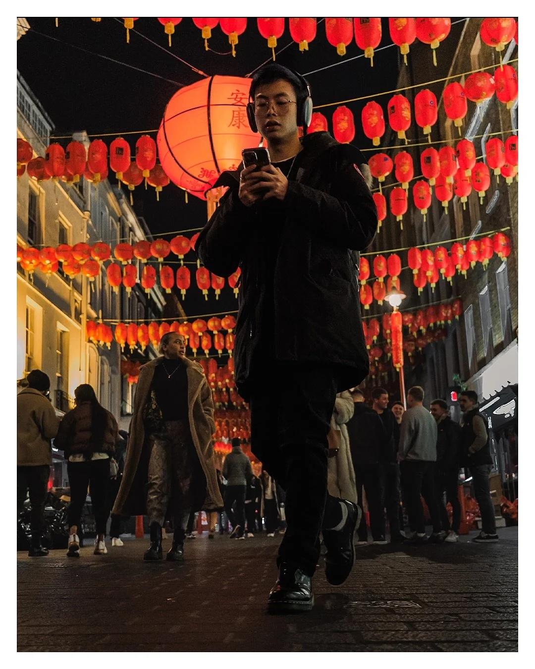 Hace un a&ntilde;o me escap&eacute; a teletrabajar en Londres y tuve una noche para salir a hacer fotos 🇬🇧📷

&iquest;Cu&aacute;l de las fotos te gusta m&aacute;s? 

#londonlife #londonphotography #streetleaks