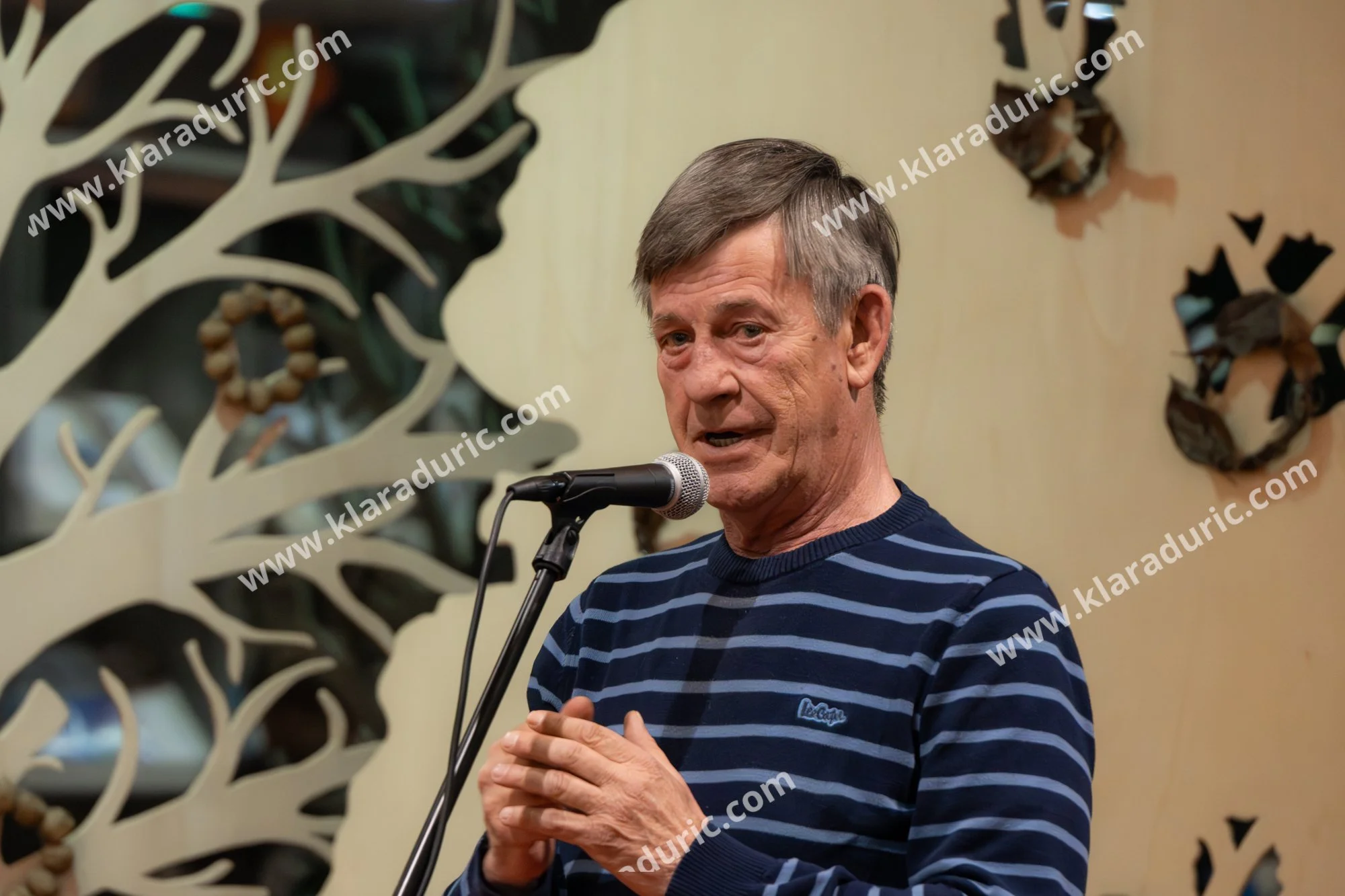 Predstavitev zbornika Tukaj in zdaj / Založba Cajt