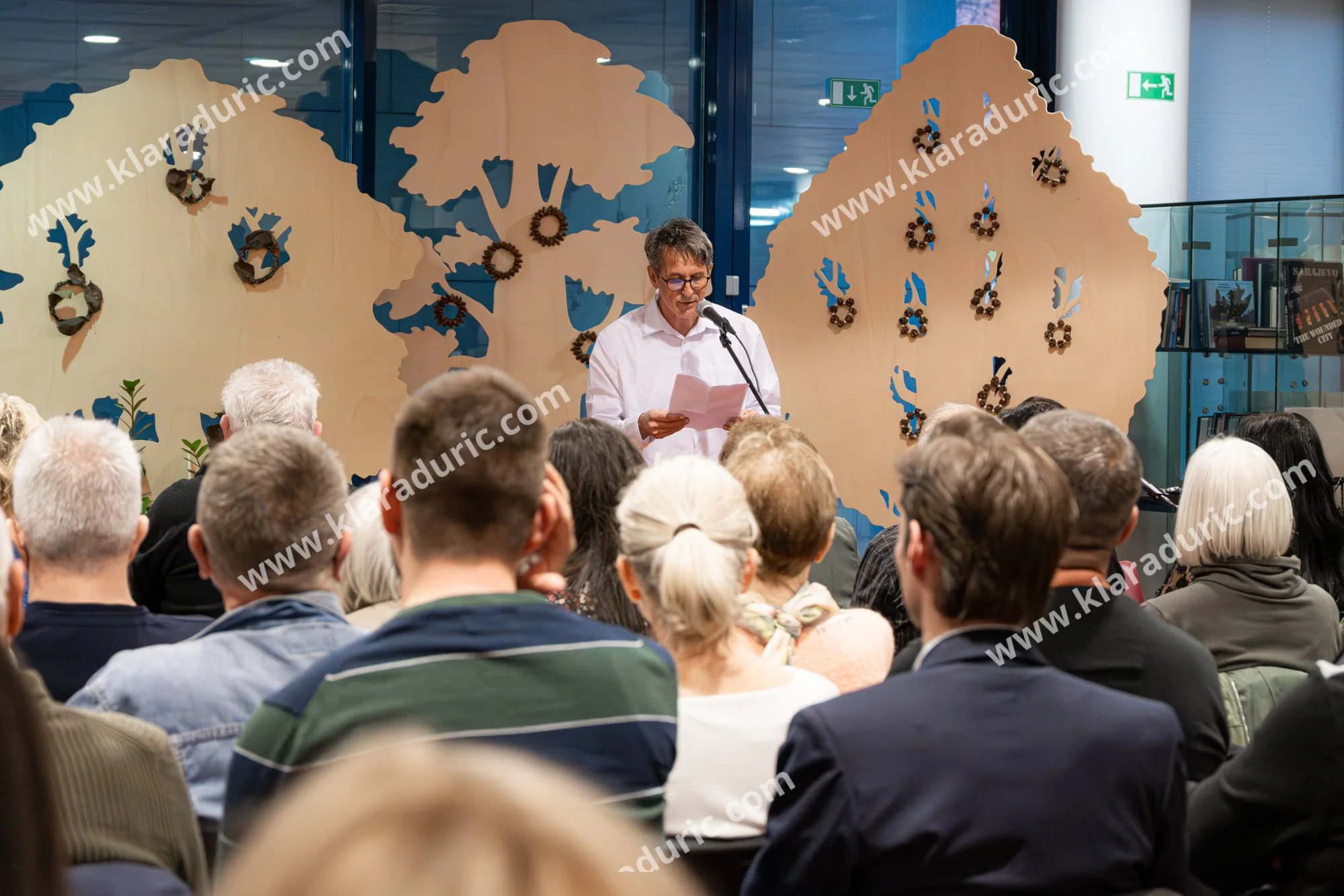 Predstavitev zbornika Tu in zdaj / Založba Cajt