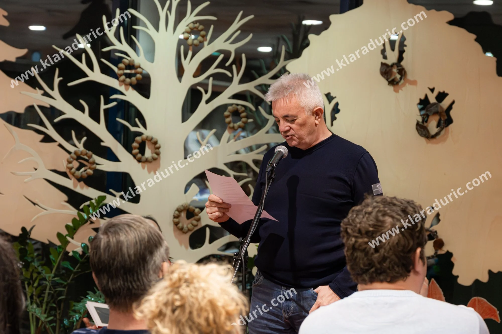 Predstavitev zbornika Tukaj in zdaj / Založba Cajt