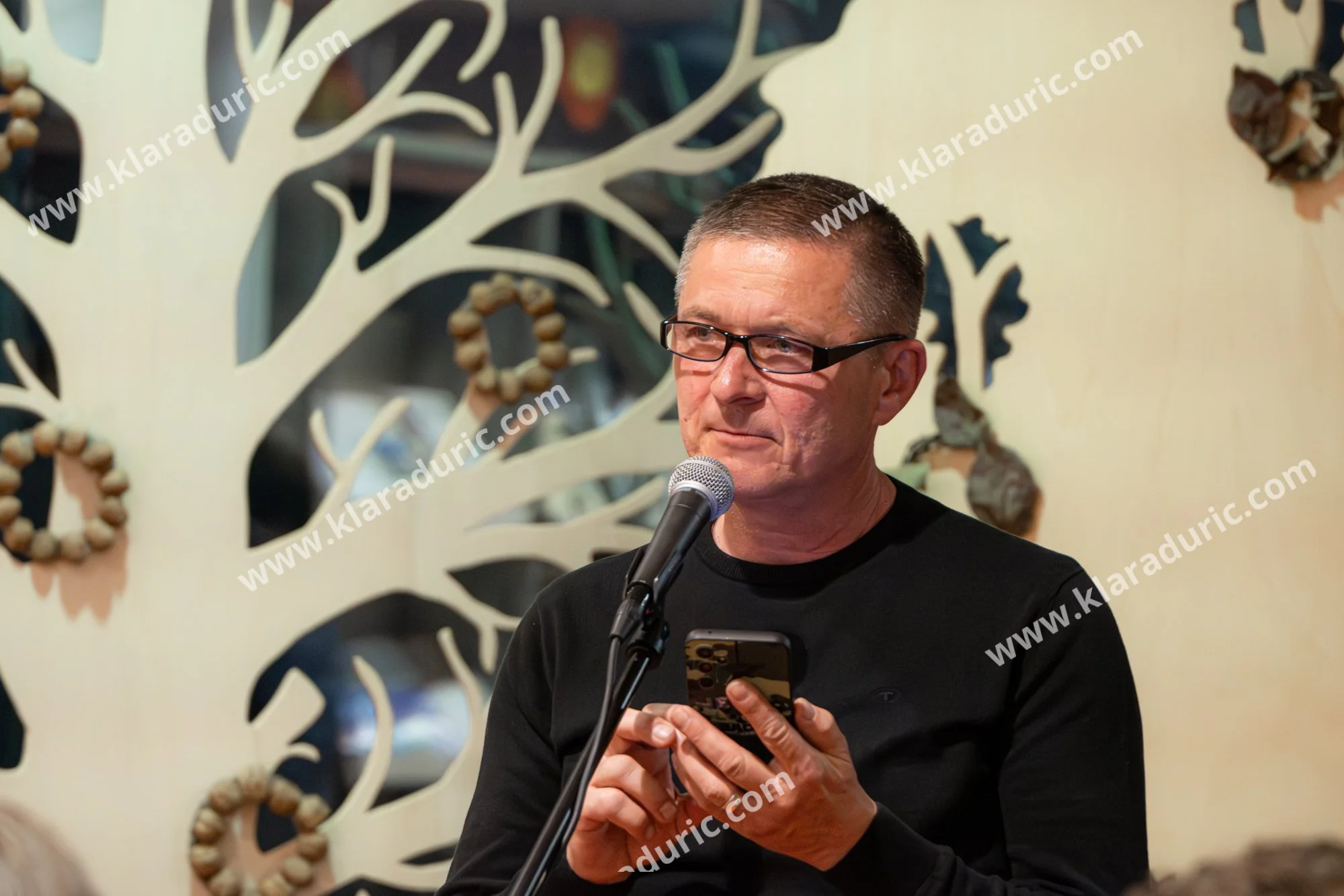 Predstavitev zbornika Tu in zdaj / Založba Cajt