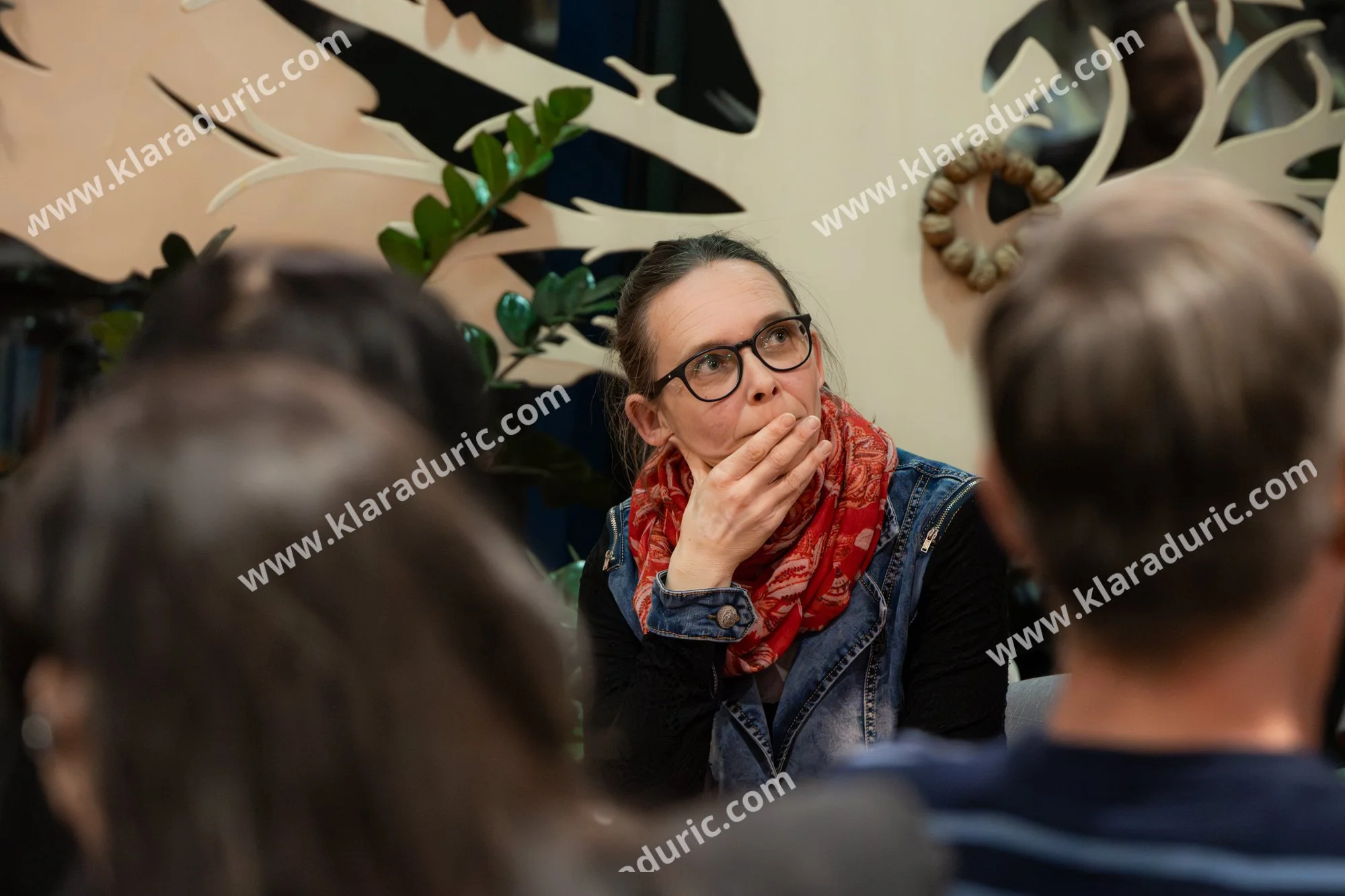 Predstavitev zbornika Tukaj in zdaj / Založba Cajt