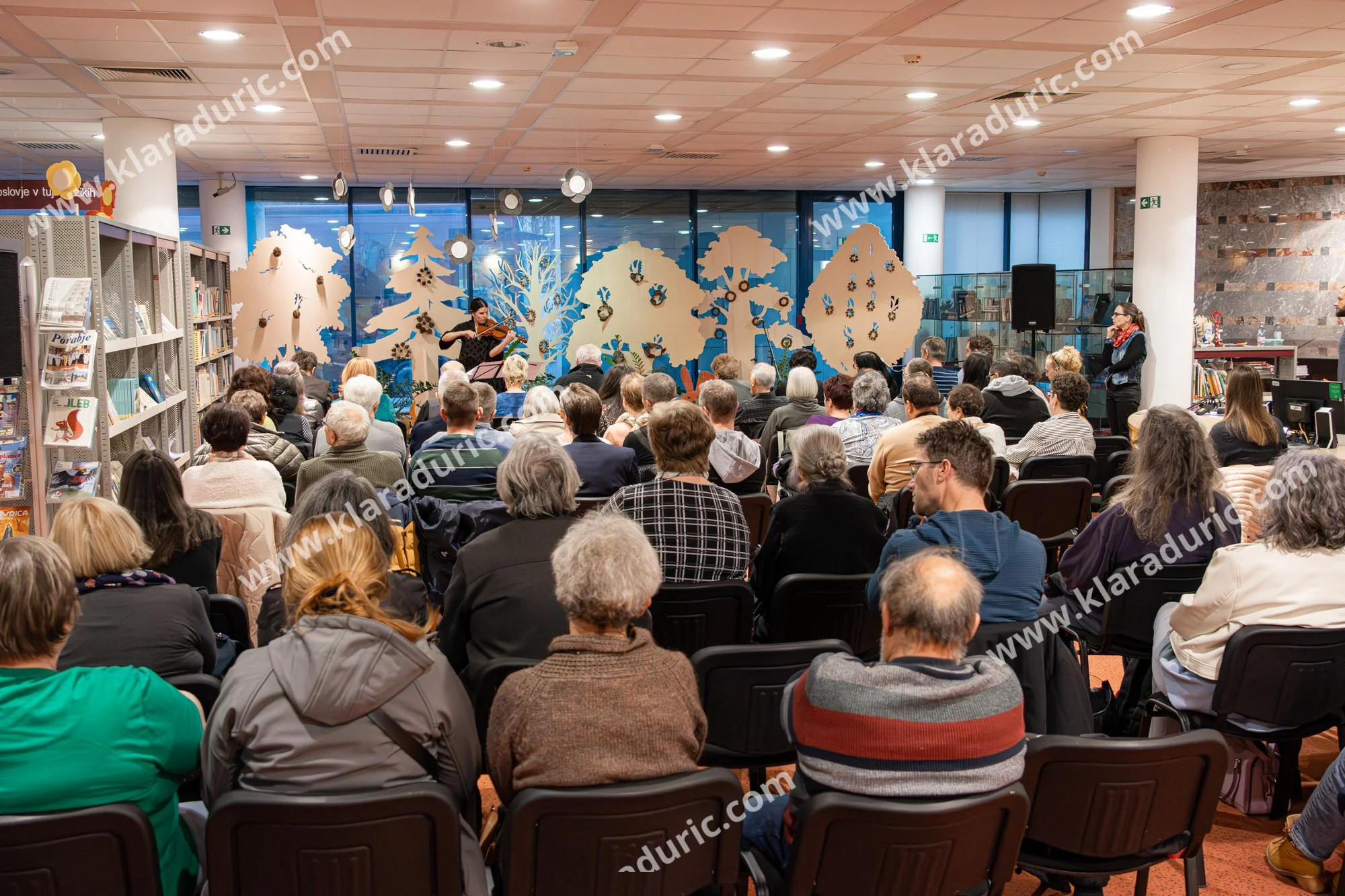 Predstavitev zbornika Tu in zdaj / Založba Cajt
