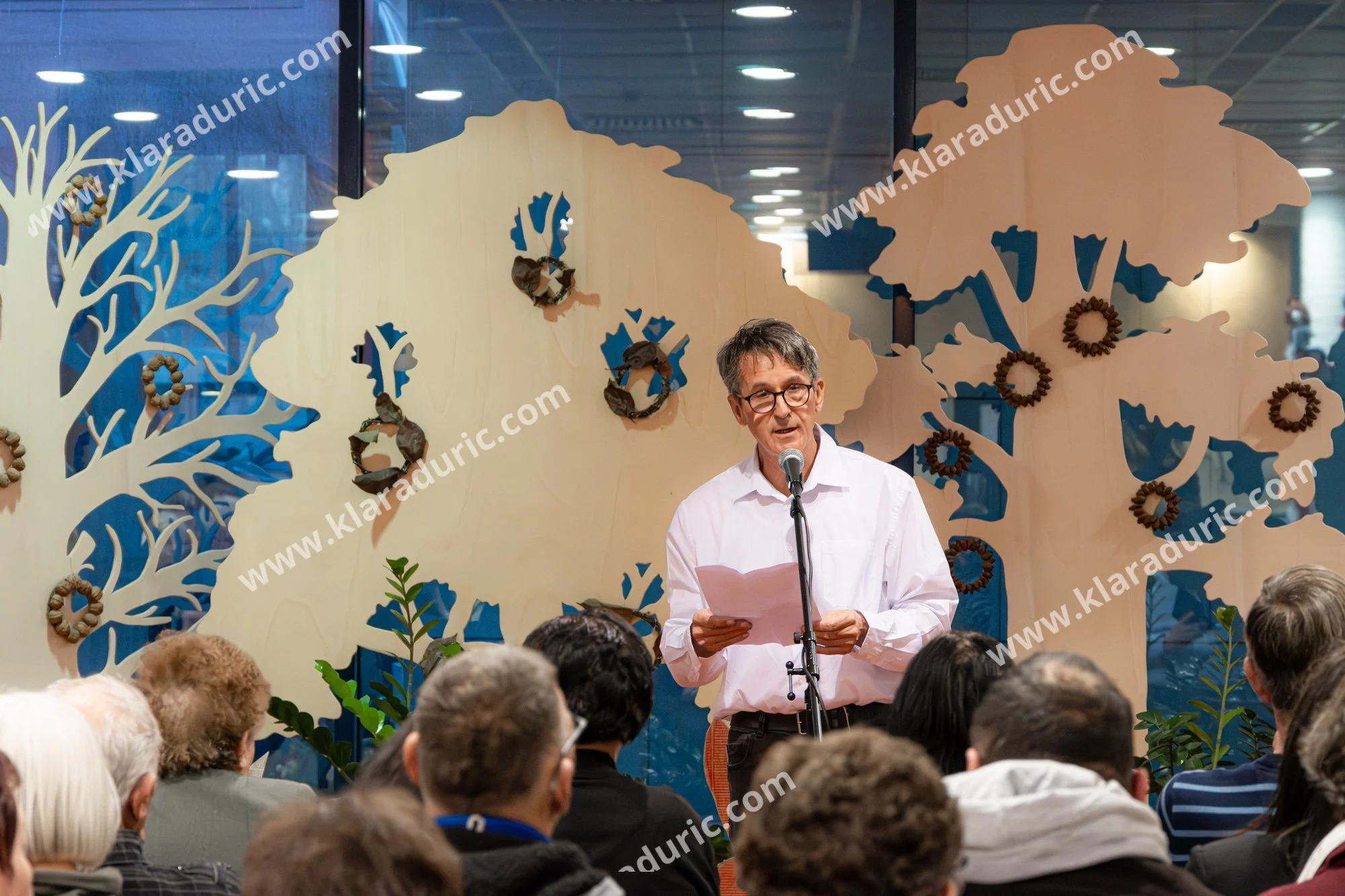 Predstavitev zbornika Tu in zdaj / Založba Cajt