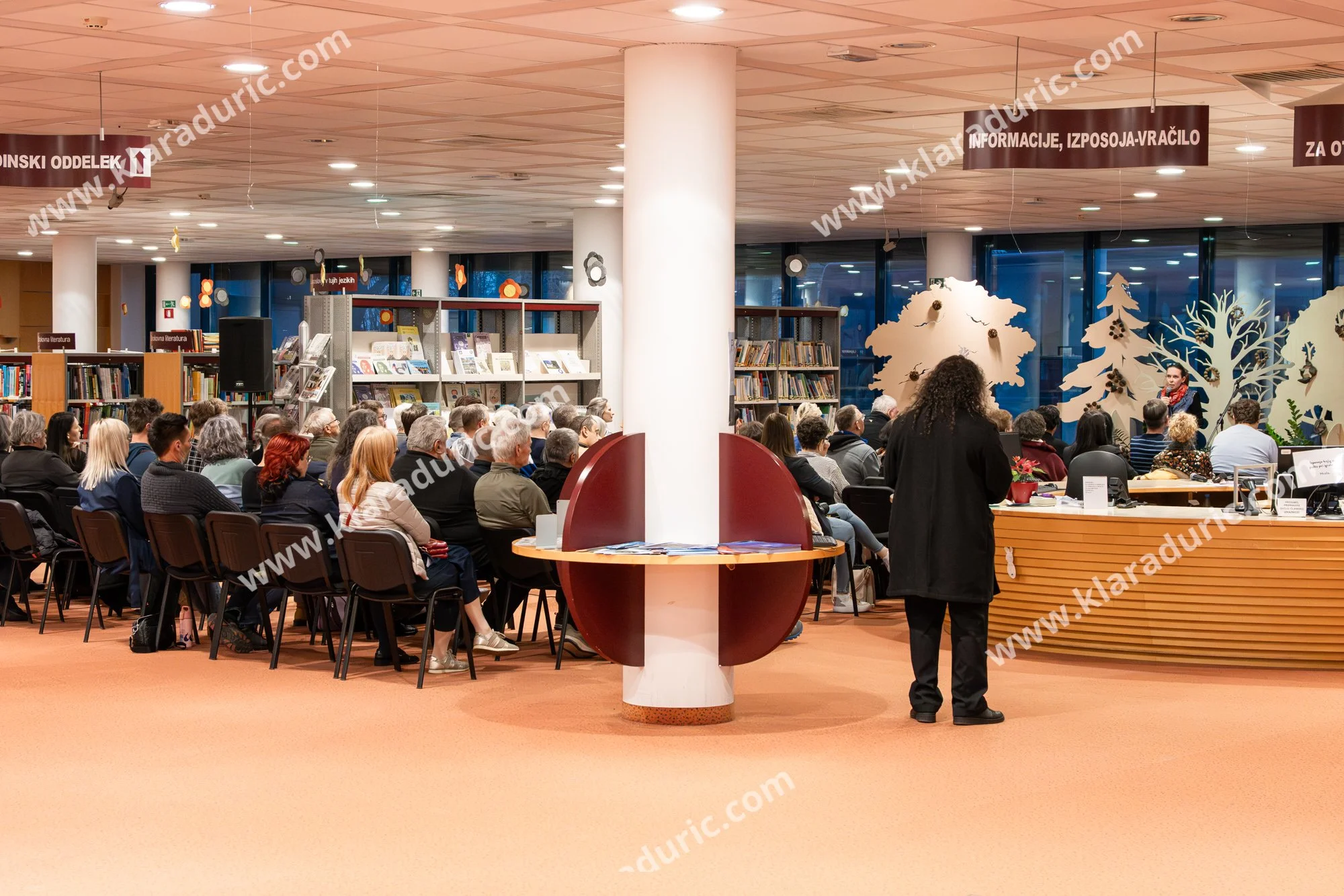 Predstavitev zbornika Tu in zdaj / Založba Cajt