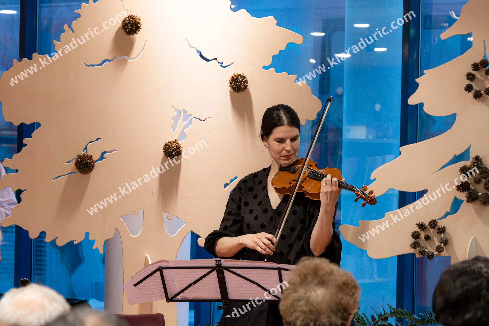 Predstavitev zbornika Tu in zdaj / Založba Cajt