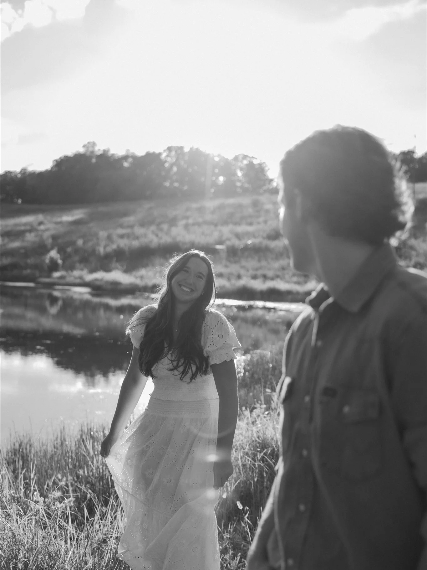 Just a little throwback to warmer days. It&rsquo;s officially wedding year for these two! 💌🤍

#vaphotographer #lynchburgphotographer #engagement #mrandmrs #2026bride