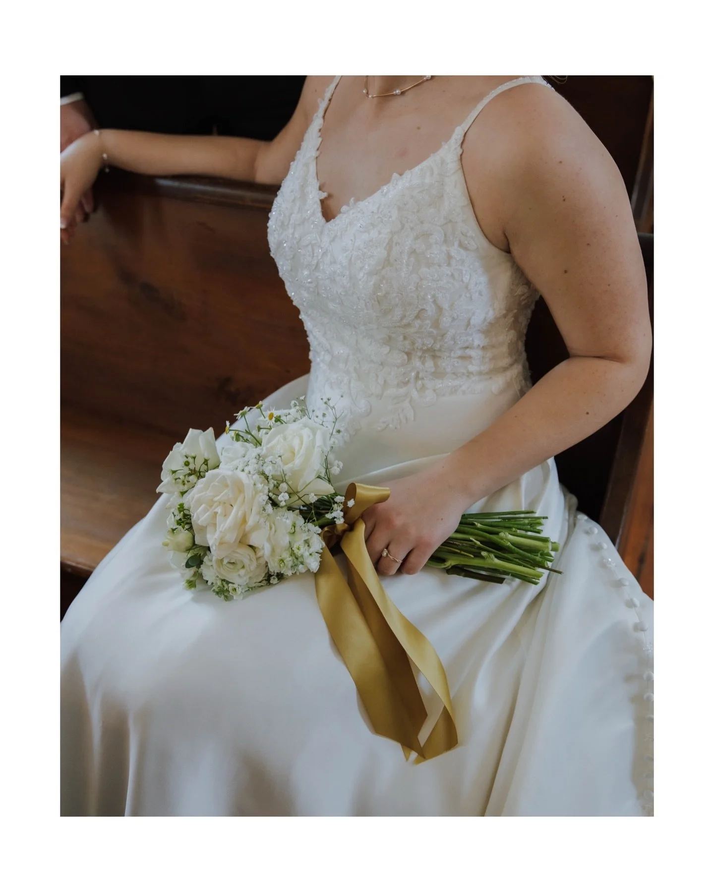 the snow was a very unexpected, but welcomed guest at Sarah + Payton&rsquo;s nuptials🤍