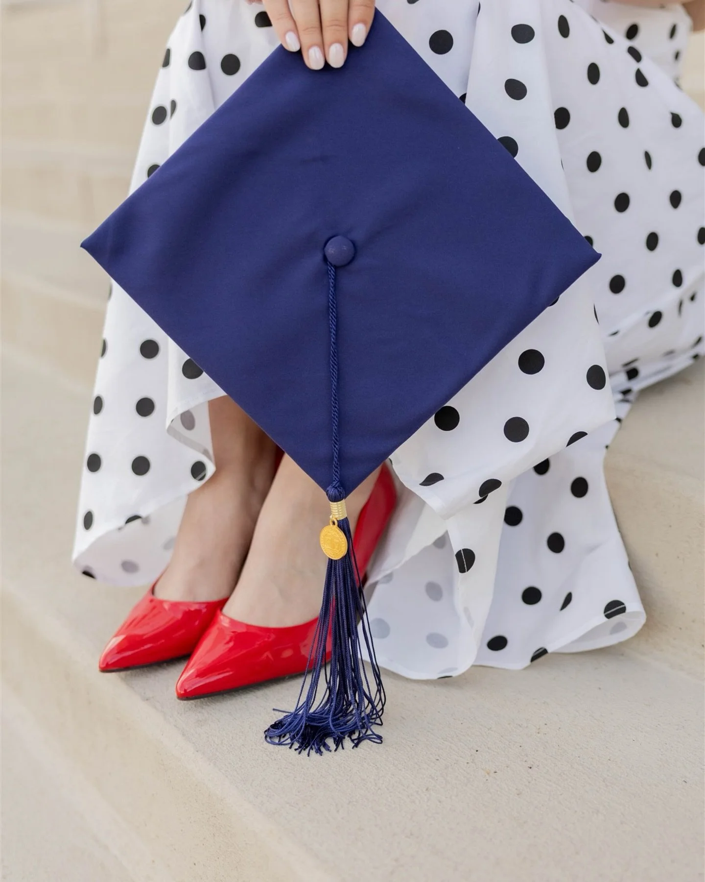 &lsquo;tis the season of grad sessions 🎓✨🤍