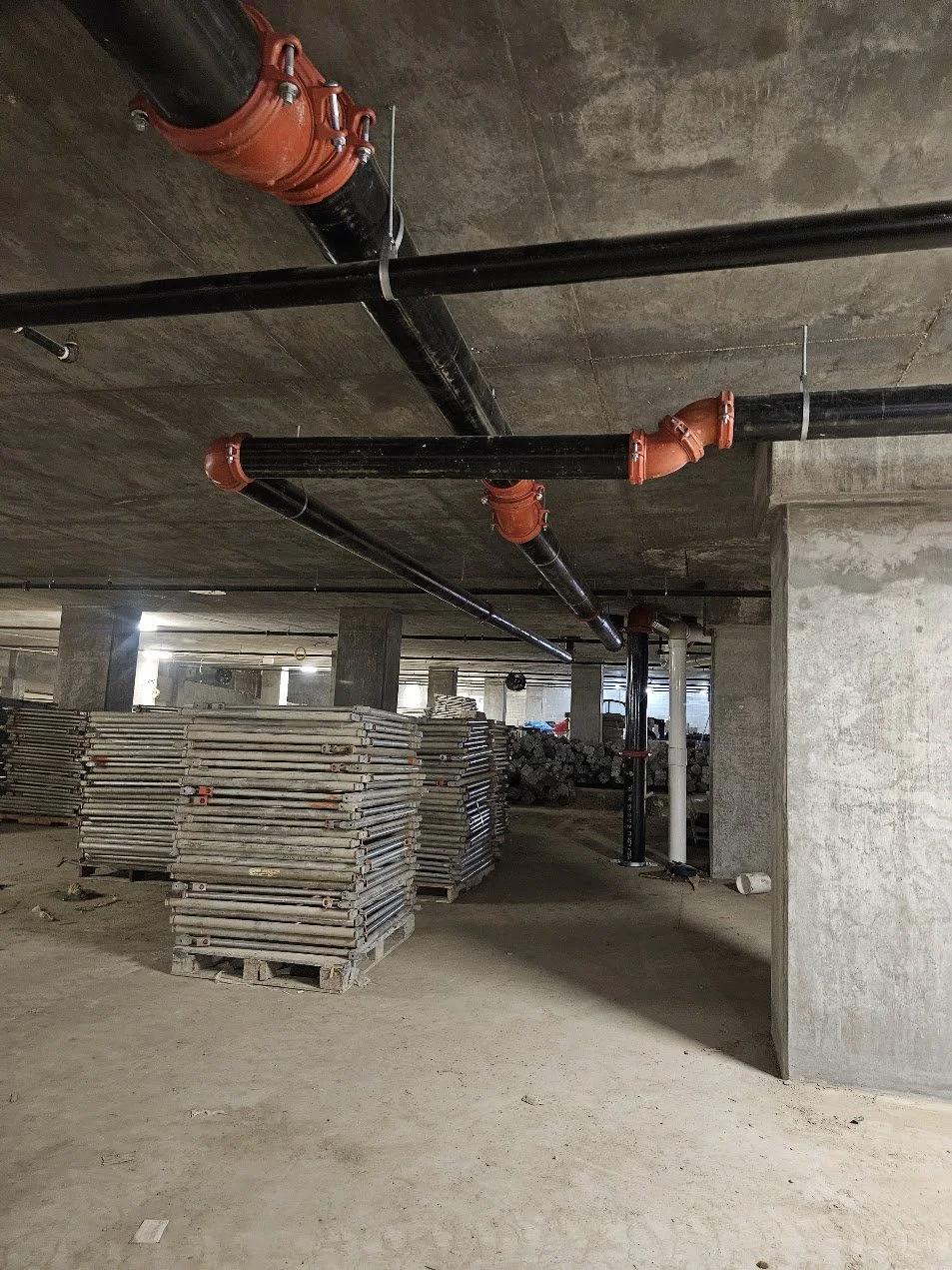 Standpipe and dry pipe routing