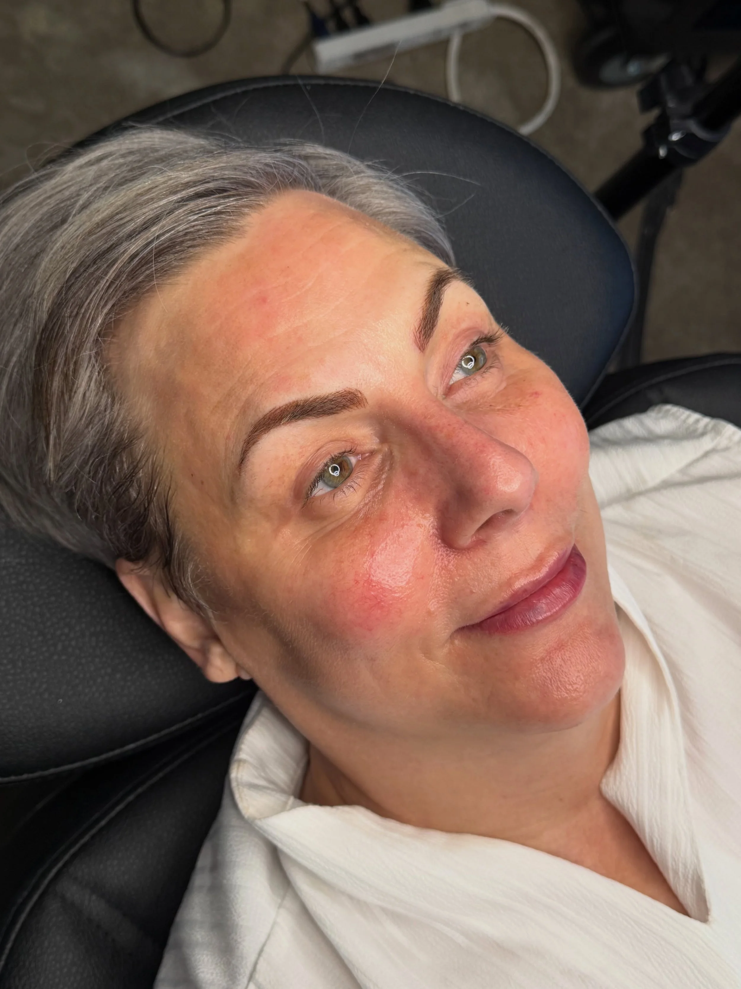 I&rsquo;ve known this sweet lady for nearly 10 years. ❤️ I&rsquo;ve had the honor of photographing her family, capturing two of her children&rsquo;s weddings, and now keeping her brows fresh and summer ready.

A little touch up goes a long way. ☀️ Ef