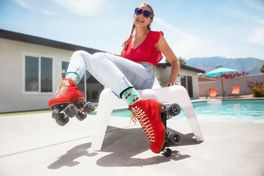 Moxi-PalmSprings-Lolly-Poppy_143_1024x1024_2x_20fd3e4f-0983-4102-87b9-c204806b194d_900x.webp