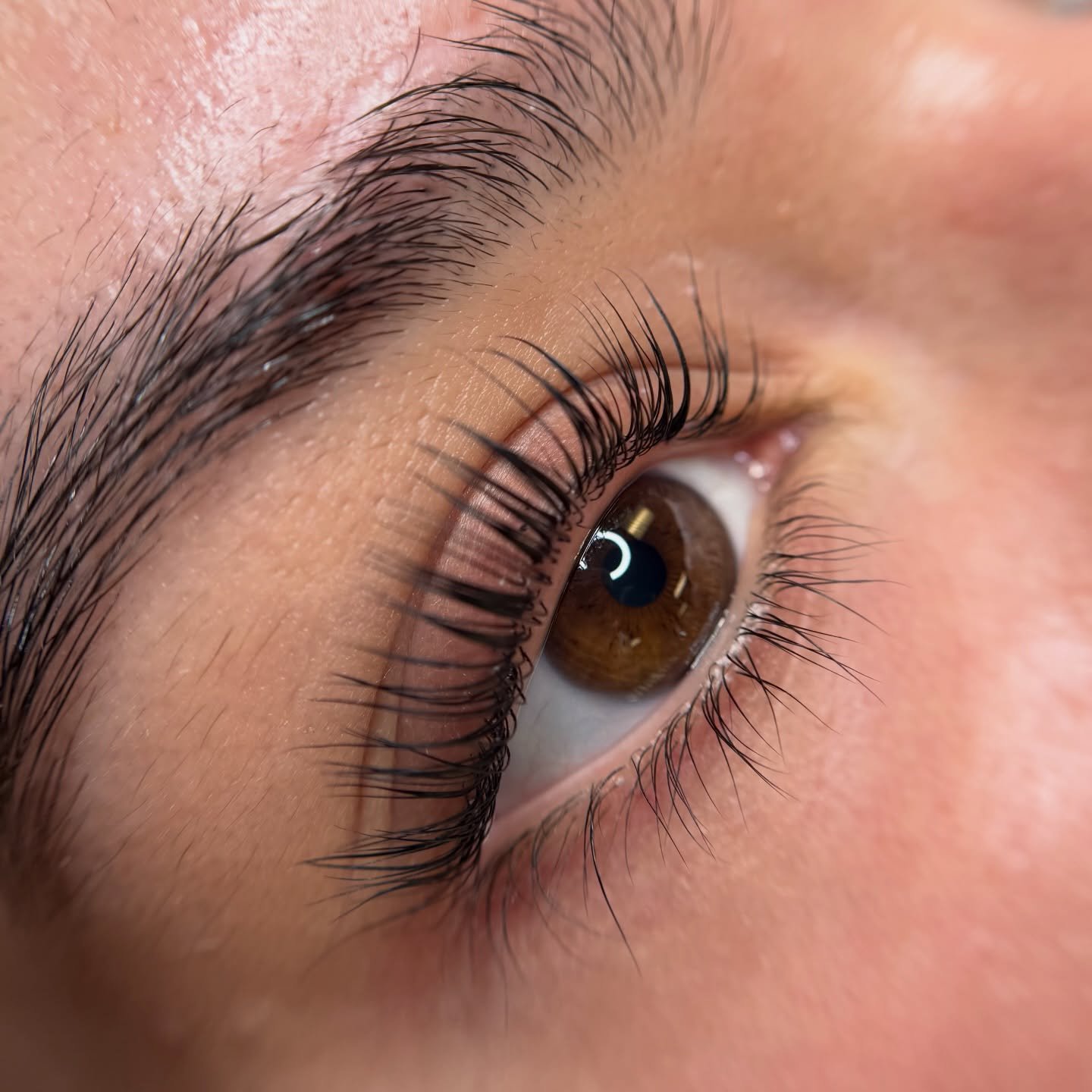 Up close and personal ⚡️ Want to learn my KLL technique? 

Message me for training details 

Booking for May before I open my schedule to the public 

❤️ 

#koreanlashlifttraining #klltraining #chicagokoreanlashlift