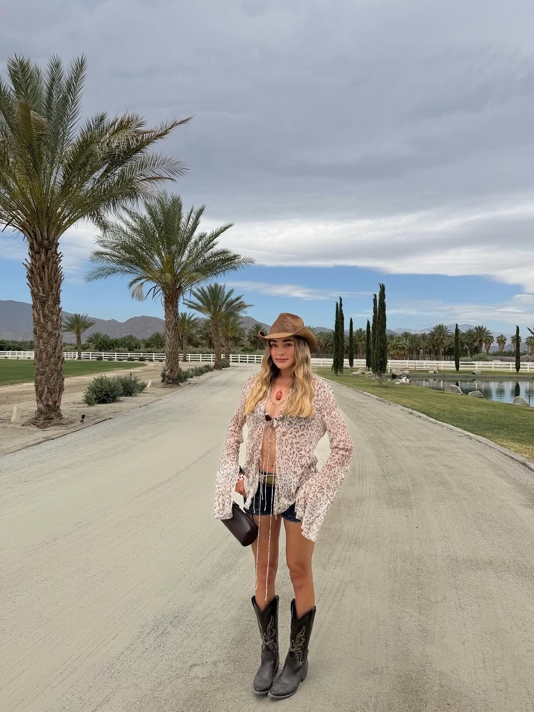 @aime_bakewell x @revolve 🤠✨

#revolvepartner #revolve #revolvefestival #stagecoach #festivaloutfits