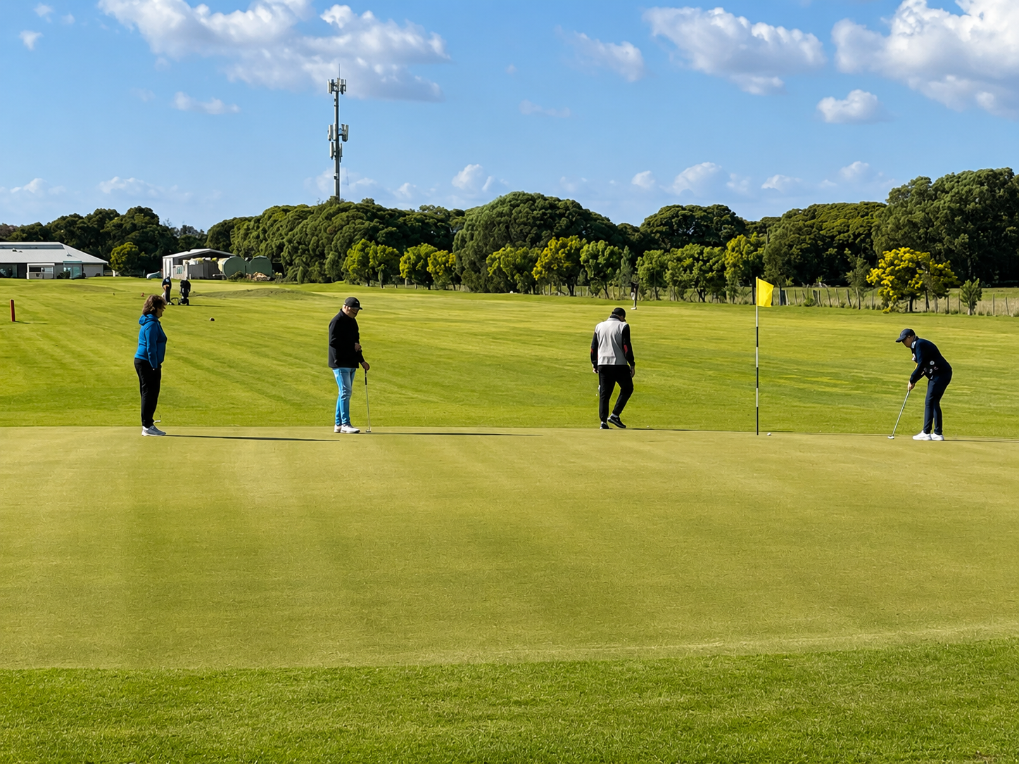 Dolphin Course - 1st Hole