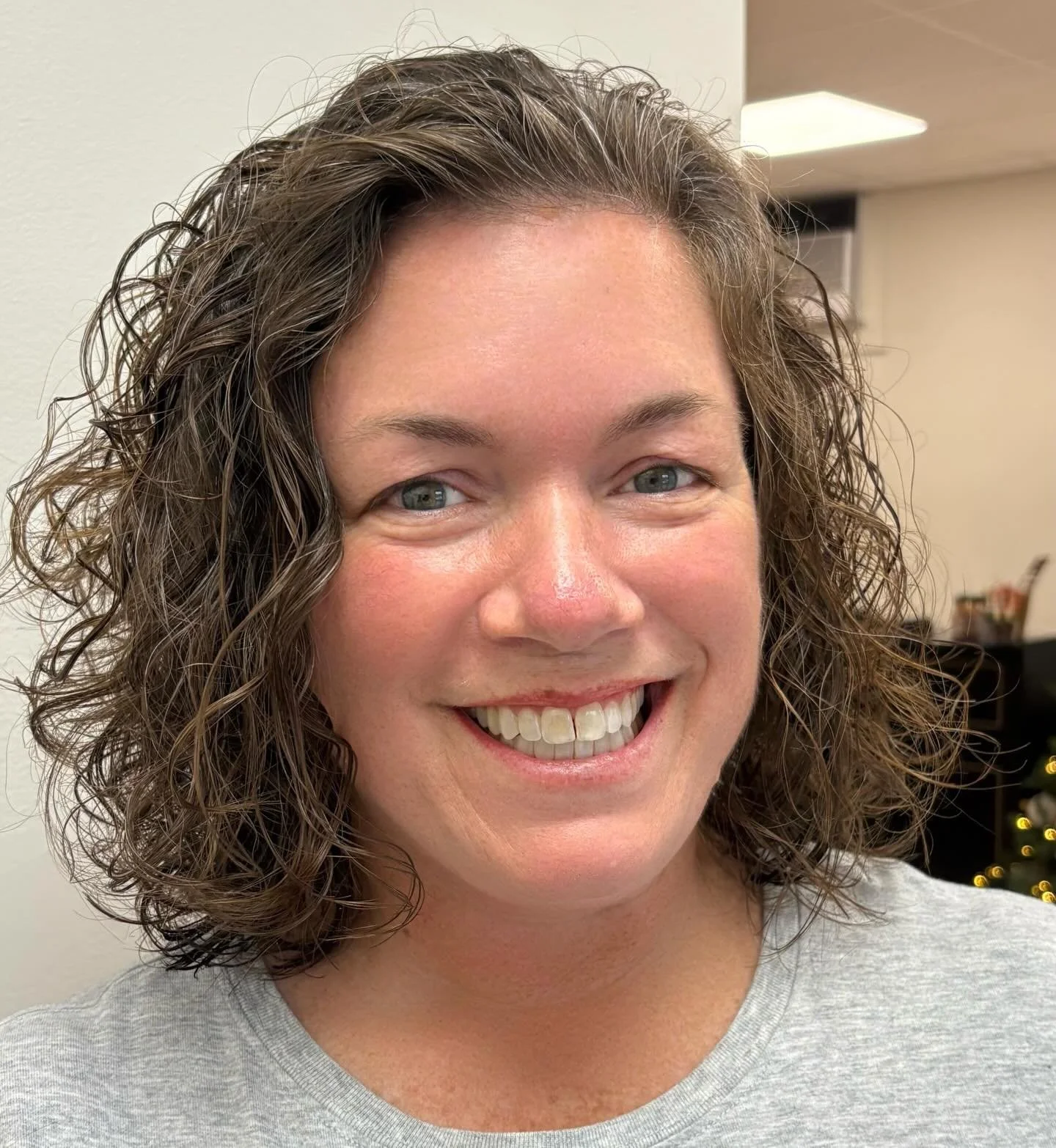 Curly hair needs special attention. To get the most out of your curls you need the right cut and the right products. 

@danishairartistry favorite products to create bouncy curls is #ouidad leave in conditioner and moisturizing gel. This is what she 