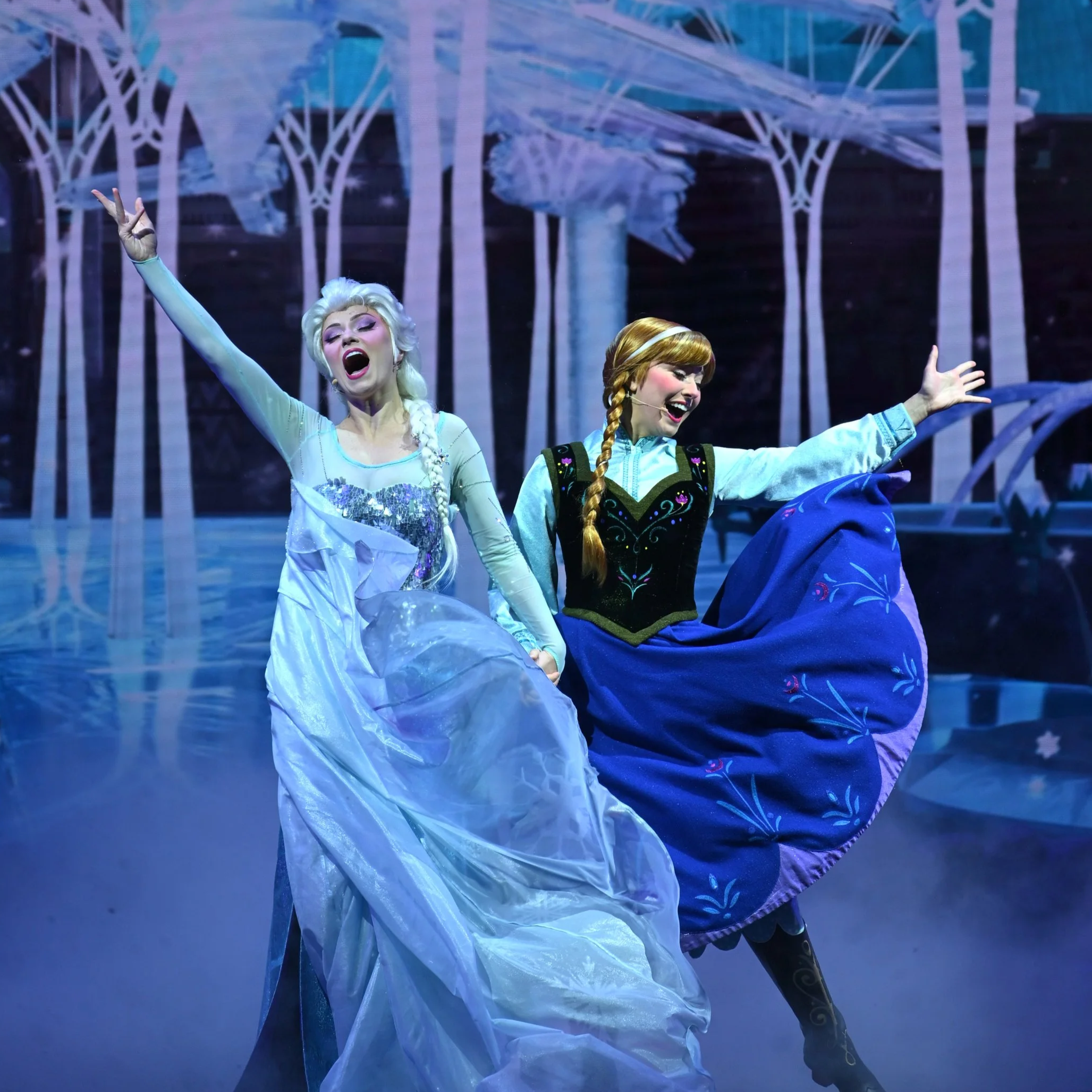 Elsa and Anna from the frozen sing-a-long