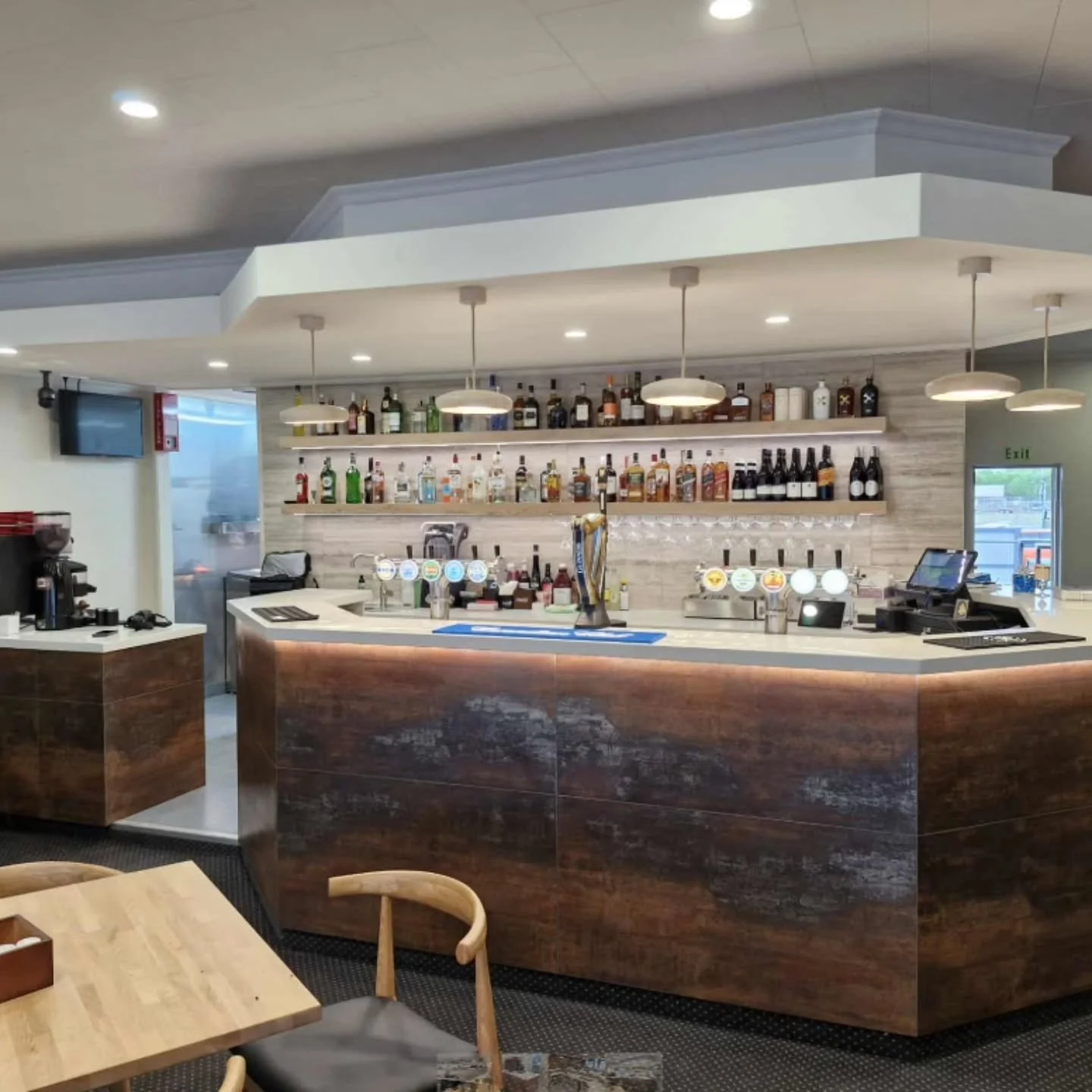 ✨ Commercial Project Spotlight

Bold corners. Seamless joins. A large-scale bar area brought to life in solid surface.

As New Zealand&rsquo;s only solid surface manufacturer, Kymira delivers custom commercial projects without the inflated price tag.