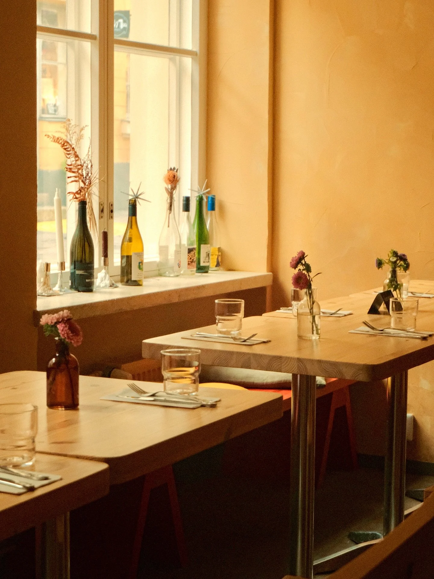 October brings a small shift. From next weekend, we&rsquo;re rolling with our weekday lunch cycles instead of the previous brunch menu: salad, pasta &amp; sourdough toasts. Looking forward to sharing the new weekend table with you🫶🩵