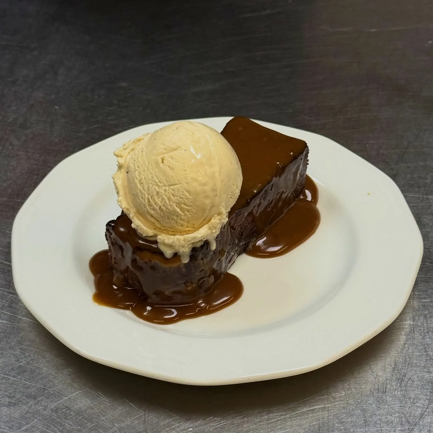 available now😊
Cinnamon Kaya Toast
Cinnamon bun bread pudding,freshly toasted per order
served with vanilla ice cream 🍨 ,and coconut kaya jam.

#kayatoast #cinnamonrolls #sweettoast