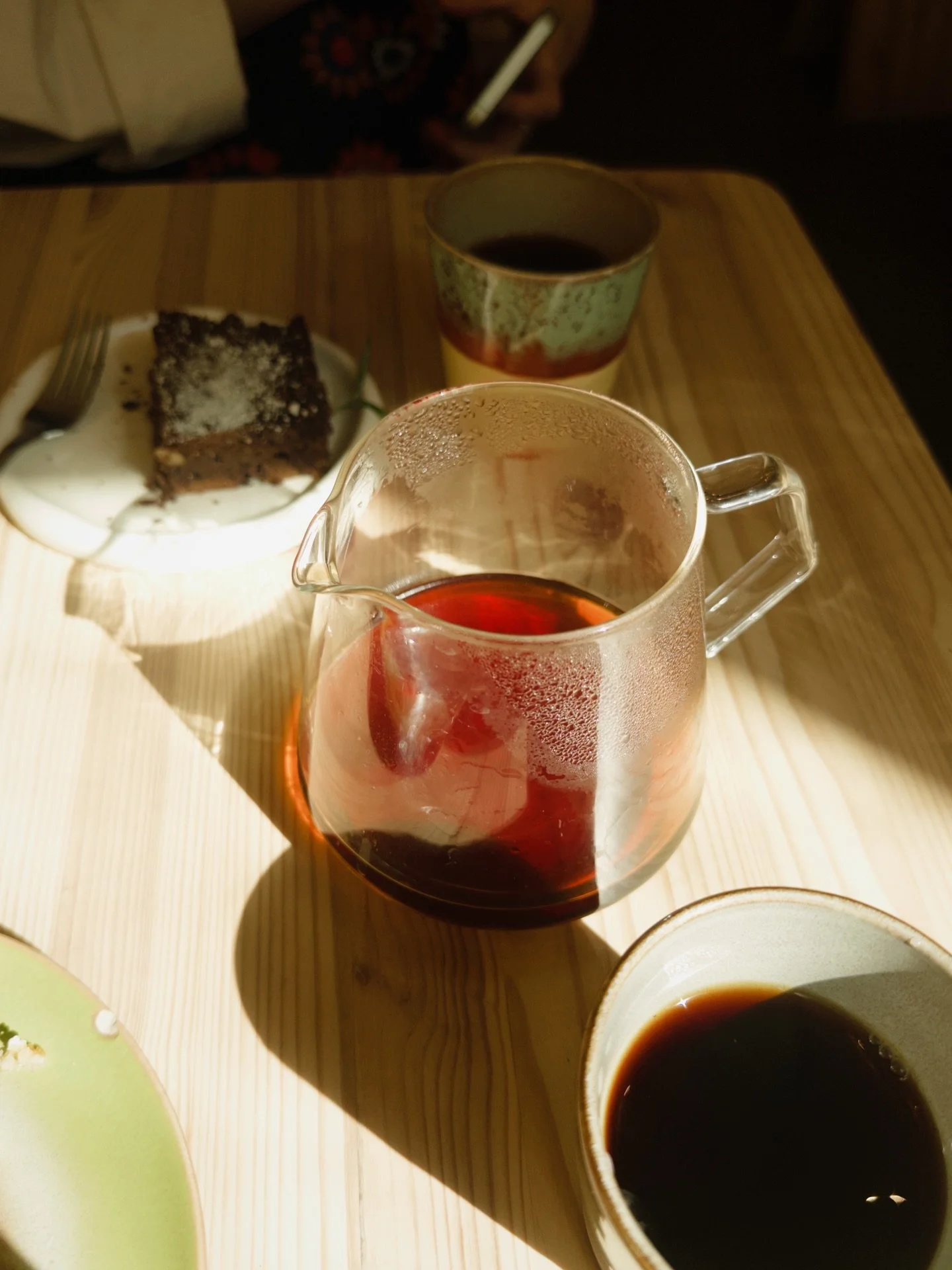 On pour over today ☕️
Alta Gracia
Colombia &middot; Geisha
roasted by @ickpa.eu 

cola, mango, white grape

Come try it🤍

#specialtycoffee #pourovercoffee #geishacoffee #filtercoffee #helsinkicafe