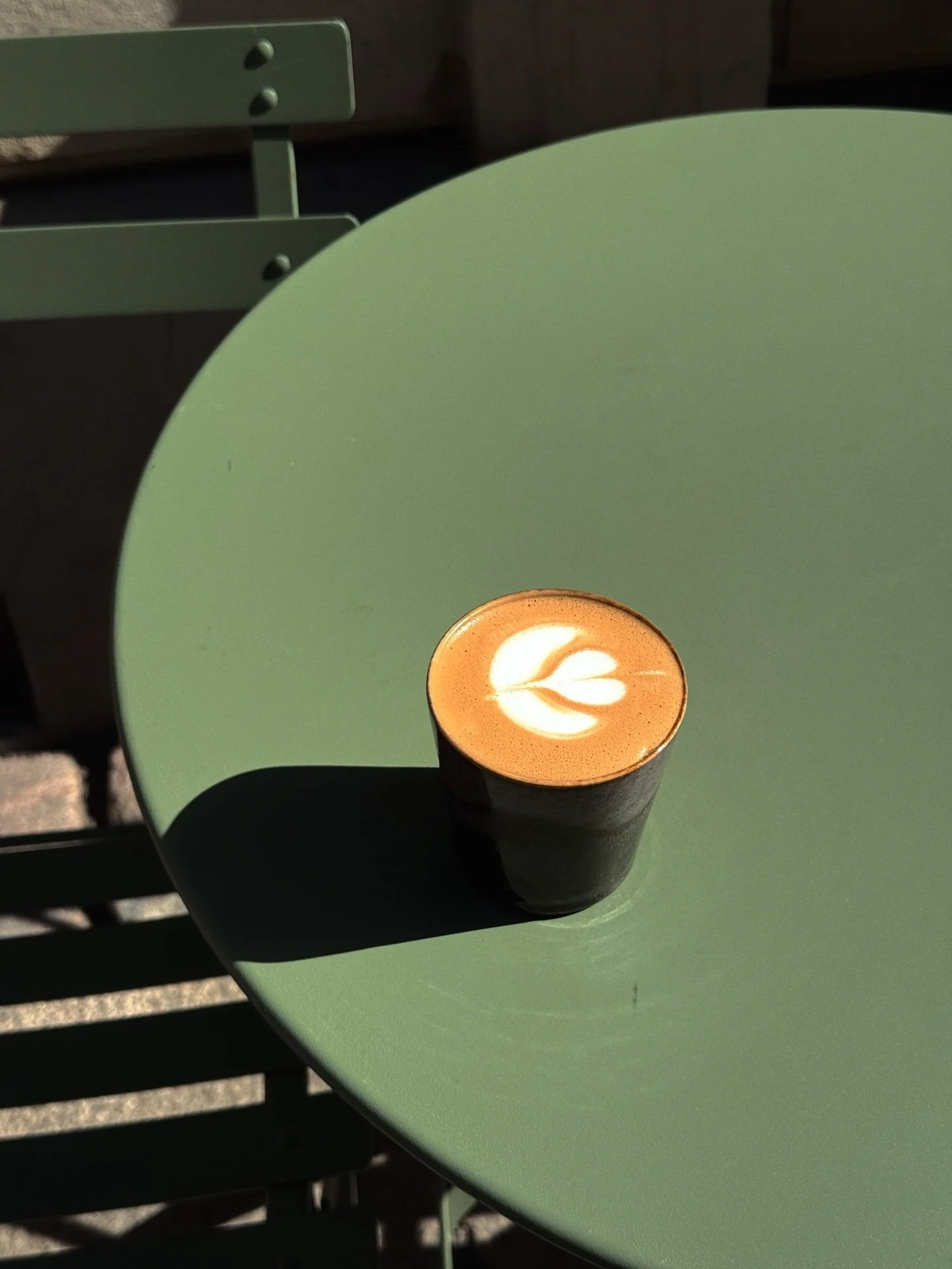 These days at El Fant. Coffee in the sun, pets always welcome, and our street waking up again.

#elfant #helsinki #terraceseason