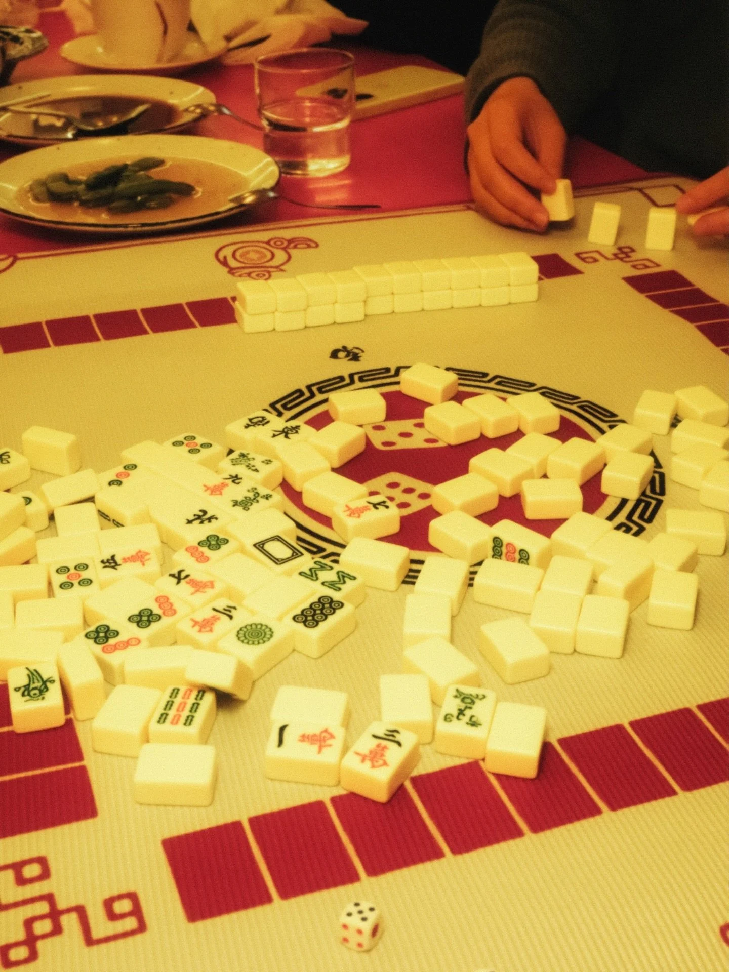 vappu at el fant, open 11 to late. afternoons are for coffee and lunch, evenings are for tiles and mics. tonight: manila-style party food by @dumale_d , mahjong tables all night with a beginner intro at 19:00, and karaoke because why not. hosted by @