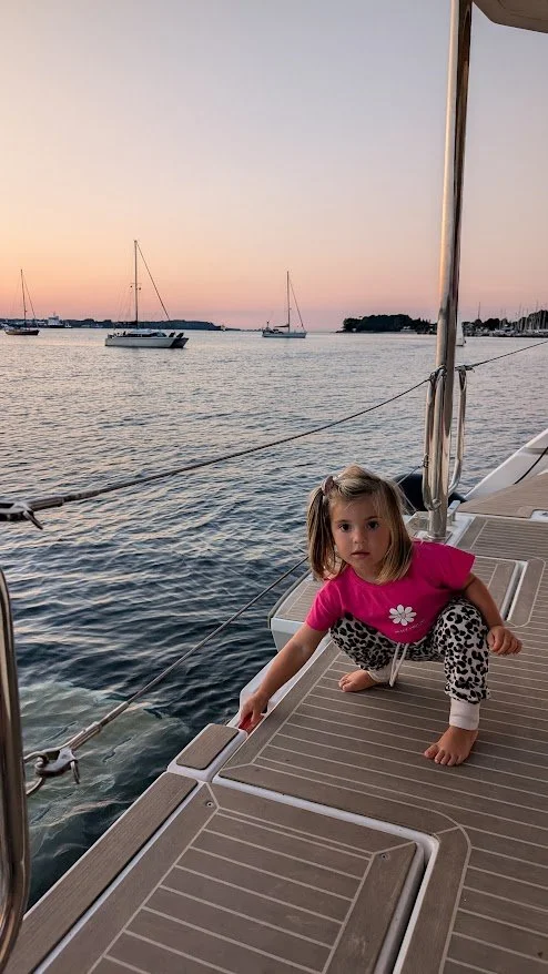 Heikendorf was a beautiful spot but busy with constant ferries passing by - so we got the occassional waves on board! The sunset was gorgoeous!