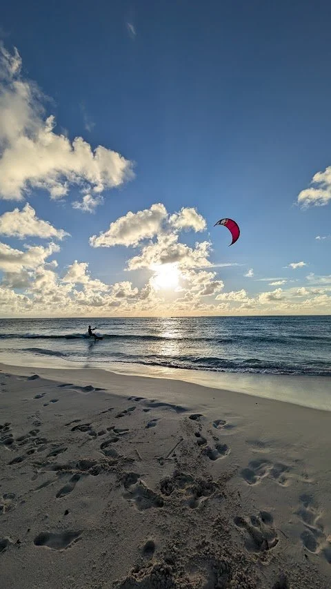 The wind was quite light but Ant made the most of our biggest kite to squeeze in a sunset sesh!