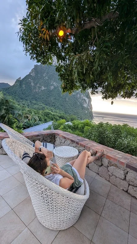 We finished off the day with a very late lunch (early dinner?) at the Mango Tree Restaurant after a popped tyre that delayed us significantly - but we made it!