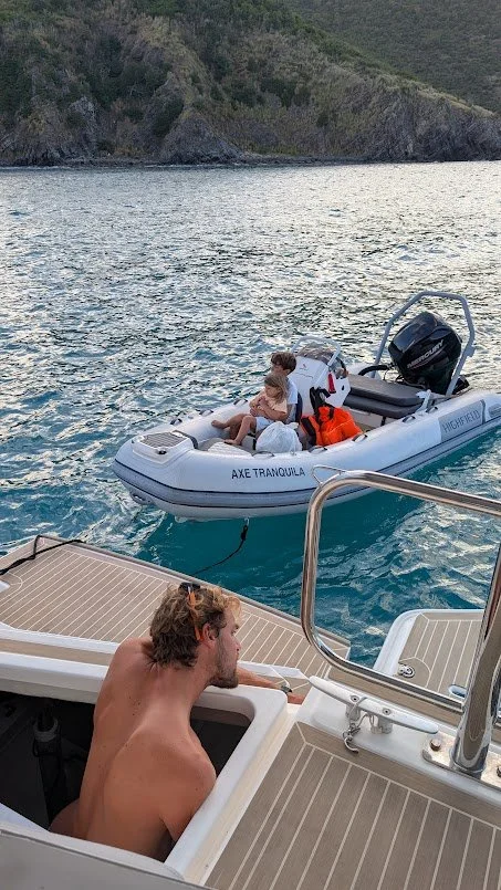 ...versus reality! We had a friend arrive and ofcourse a new problem with our dinghy platform that got us in a catch 22 but we managed to fix it just in time!