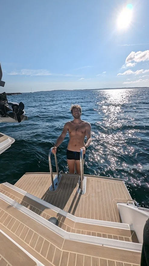 That has never stopped Antoine from swimming - the water was "just" 17 degrees!
