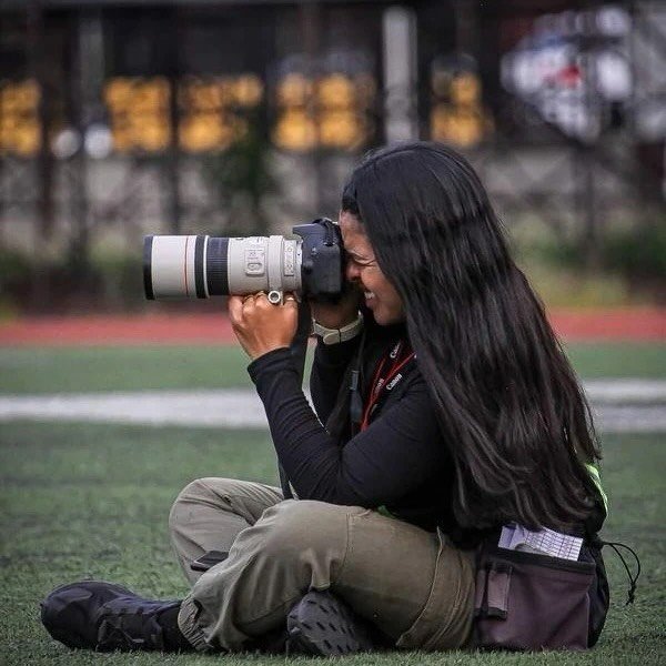 A veces extra&ntilde;o que me tomen fotos en plena acci&oacute;n. 🏈😮&zwj;💨🤪

Sigo igual 😬

#ReporteradeBolsillo #SportsPhotgraphy #ContentCreator #Football