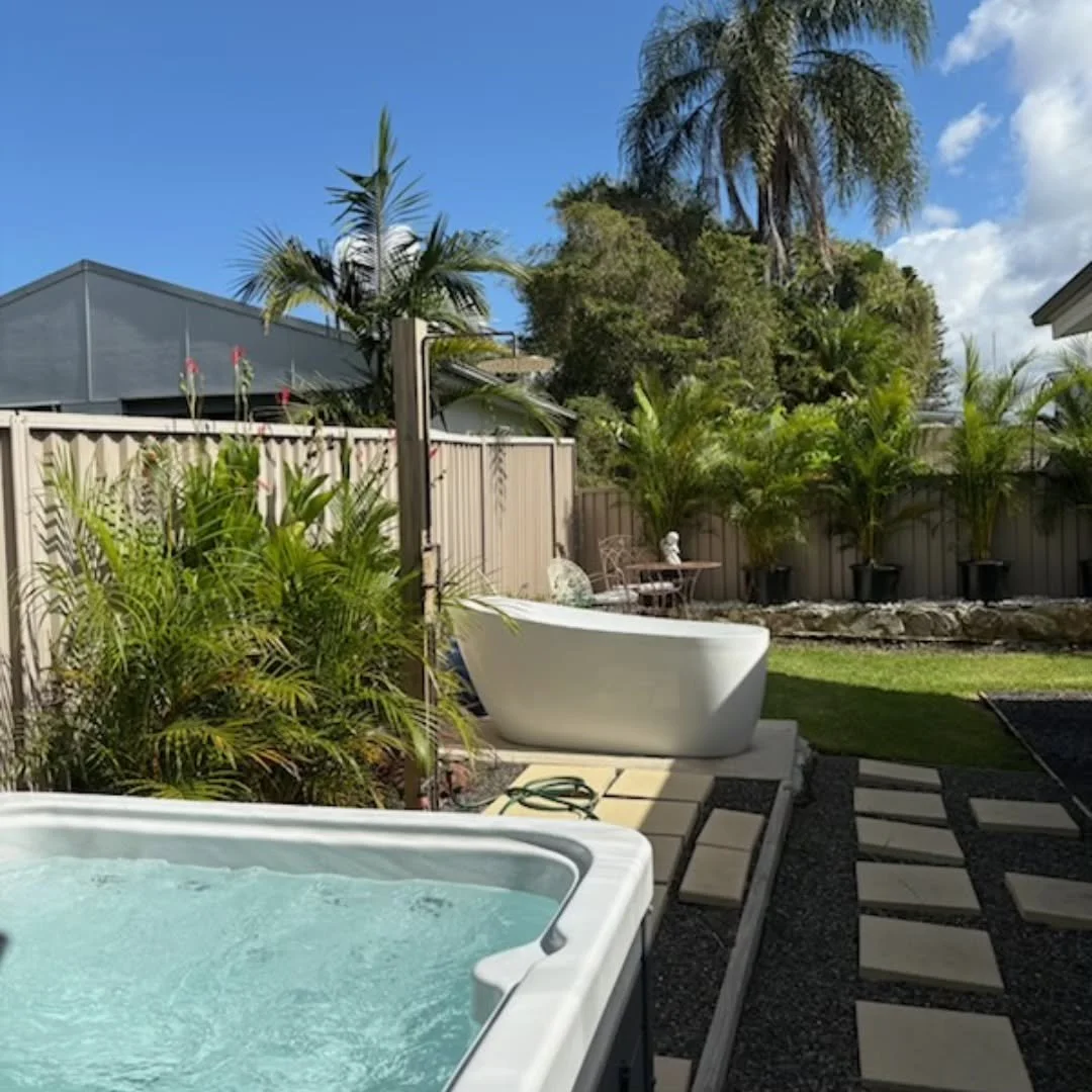 Wow! An image of pure relaxation at Marie &amp; Pat&rsquo;s Cottage 🌿✨

Where comfort meets tranquillity on the beautiful Central Coast. From peaceful mornings by the lake to unwinding in your own private space, this is the perfect escape for famili