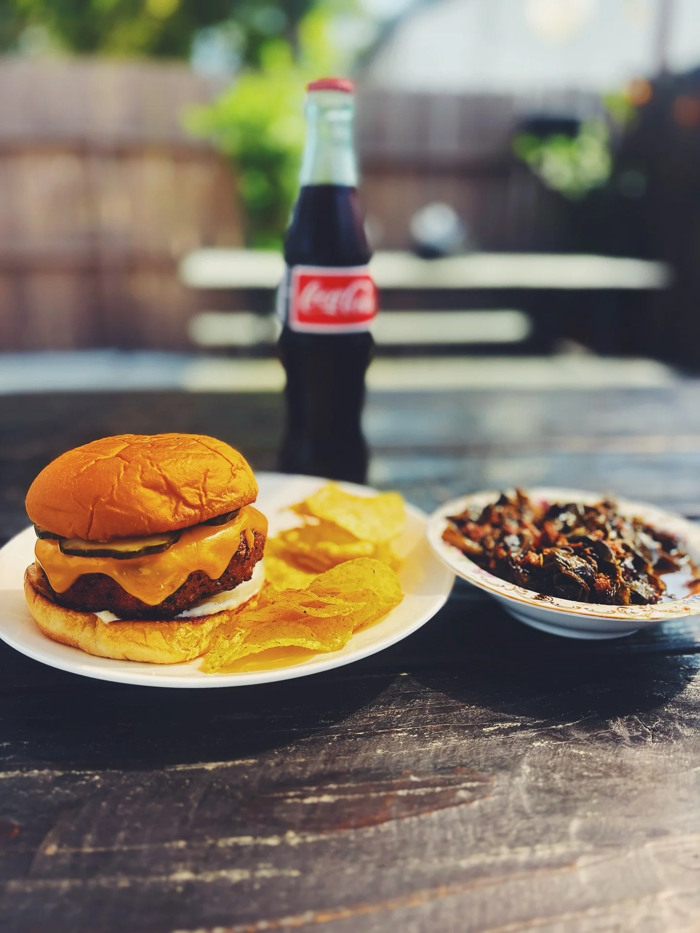 Say hello to our new Joplins lunch special available 11-3 on weekdays!
Rob&rsquo;s Brisket burger (which is fatter and juicier than ever before), one side and a soda for $22

Come rock the weekdays with us!

#joplinsojai #joplins #ojaifoodie #ojaieat