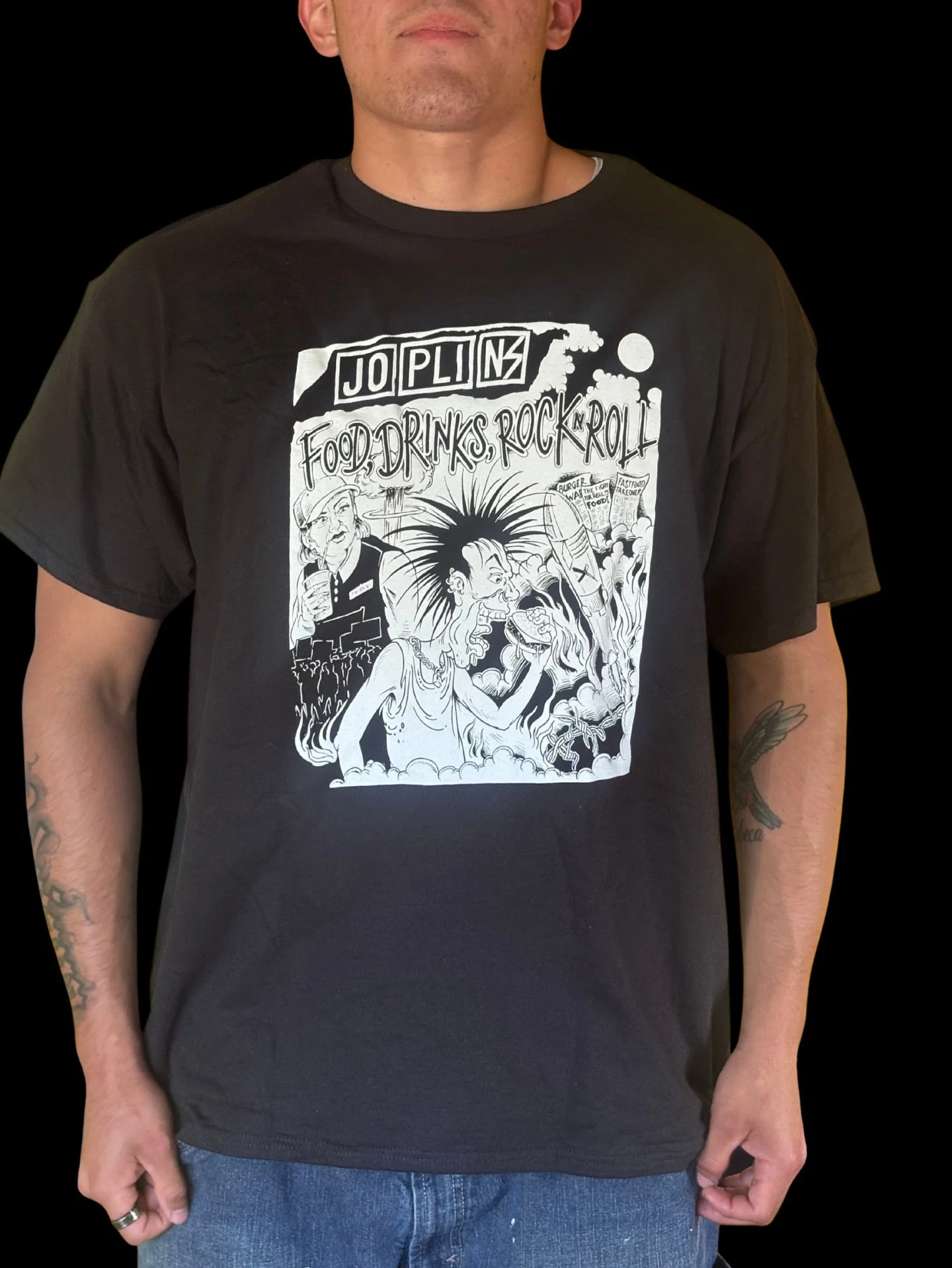 Stock up on all your sauce needs and fresh new tees 👕 - L and XL are back in stock! Order online for shipping anywhere in the country or come say hello and pick something up with your food. Link in bio!

@gael__montano is our fantastic model