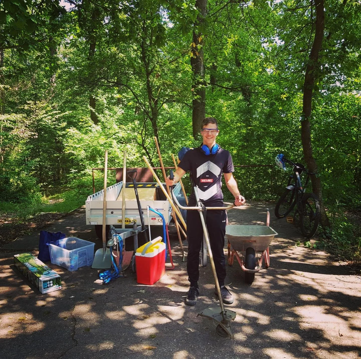 🌲⚒Trailpflege bei den Stumpfwaldbikern⚒🌳 Vergangene Woche nahmen sich einige Stumpfwaldbiker einen halben Urlaubstag Zeit, um unseren Technik-Trail an der Vereinsh&uuml;tte auf Vordermann zu bringen. Die H&auml;lfte des Trails konnte bereits fertig