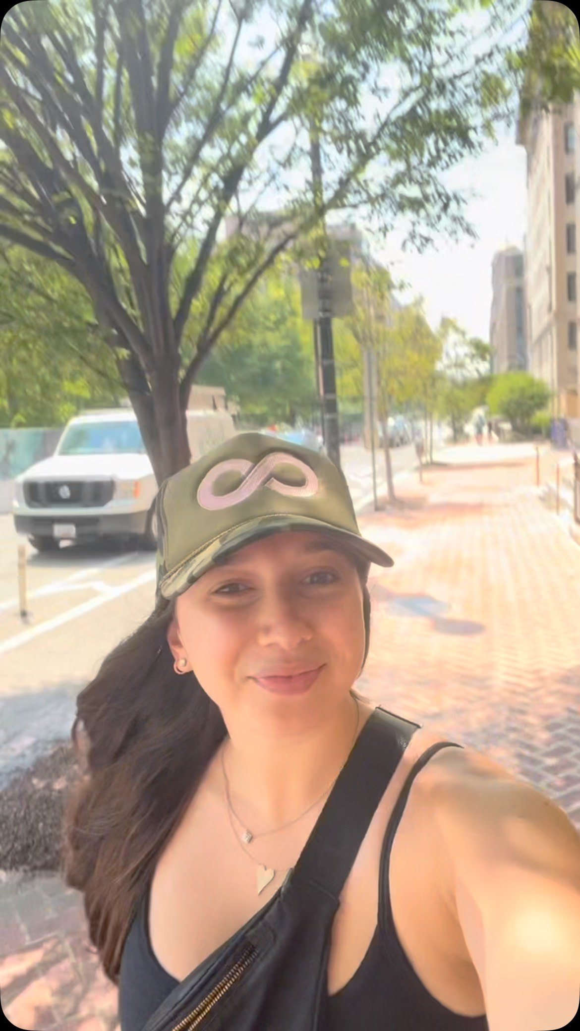 Kicked off the weekend welcoming @playabowls_dupontcircle to the neighborhood! No better way to start the day than movement, breathwork, and acai. #dcfitness #dupontcircleevents #playabowlsdc #wellnessindc #barreworkout #breathworkdc #dcwellness