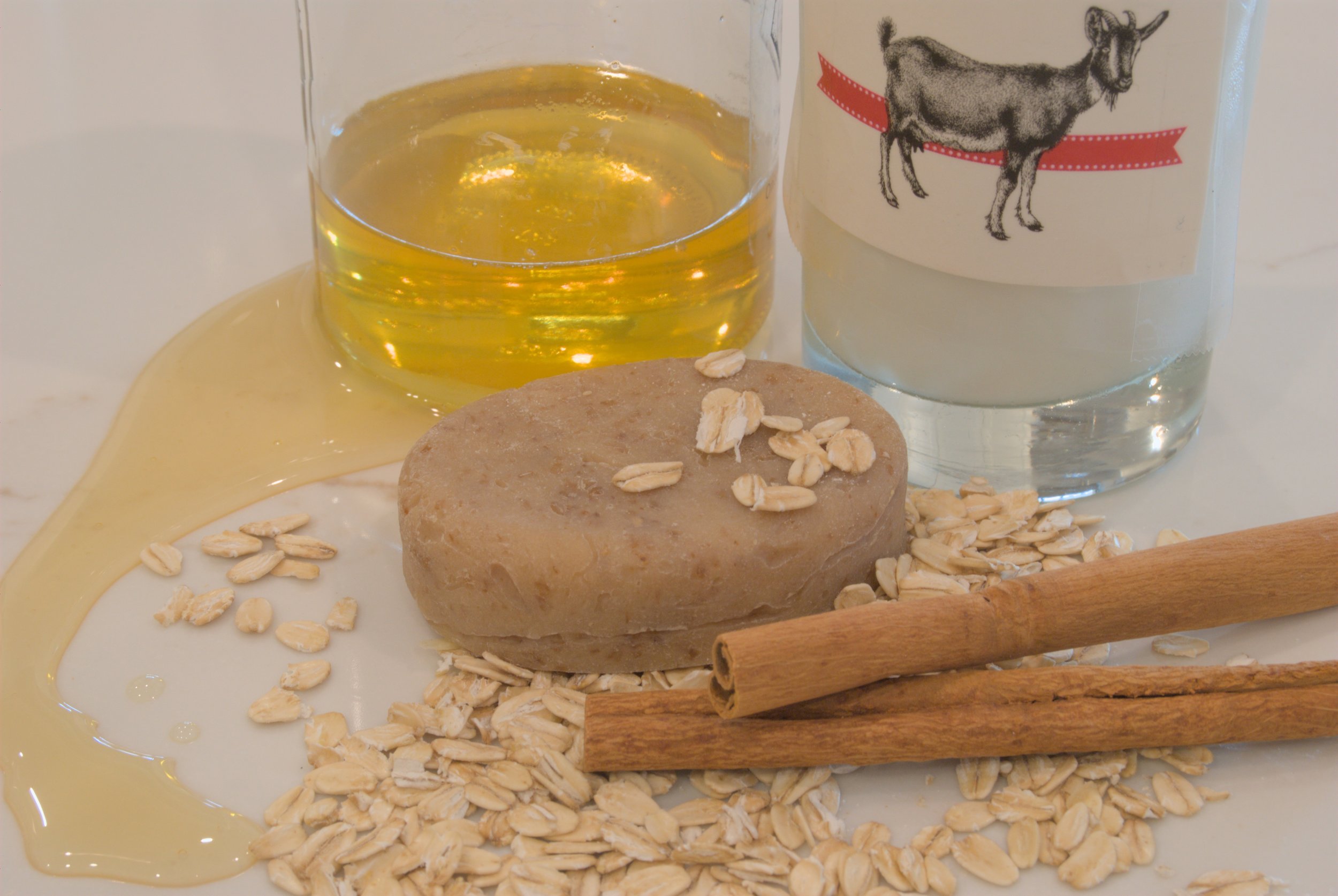Goat-milk_Oat_honey_Cinnamon_Oval.jpg