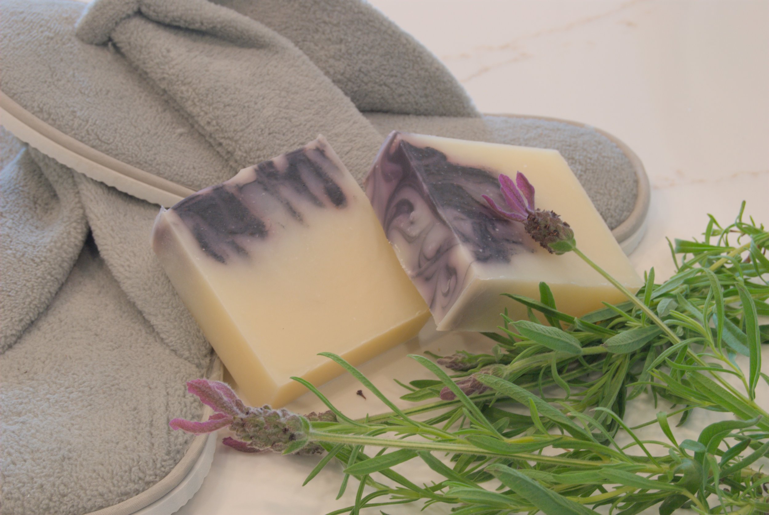 relaxing_lavander_soap_bar.jpg
