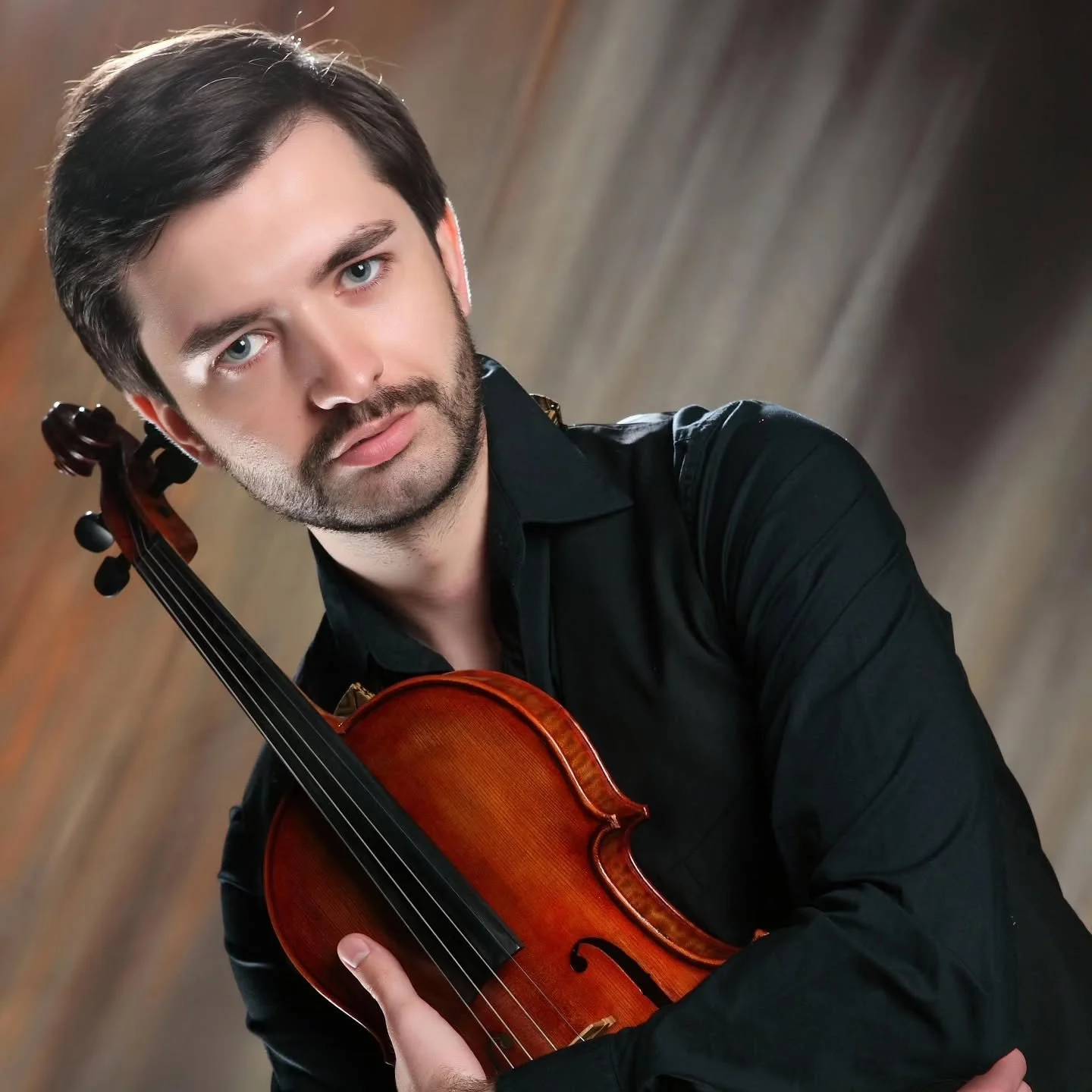 🎵 MEET OUR TEACHERS 🎵
Today's featured teacher is...

LEO!
(VIOLIN AND VIOLA)

Leo has performed extensively as both orchestral and chamber musician, collaborating with national and international ensembles across Europe, including the Kyiv Opera an
