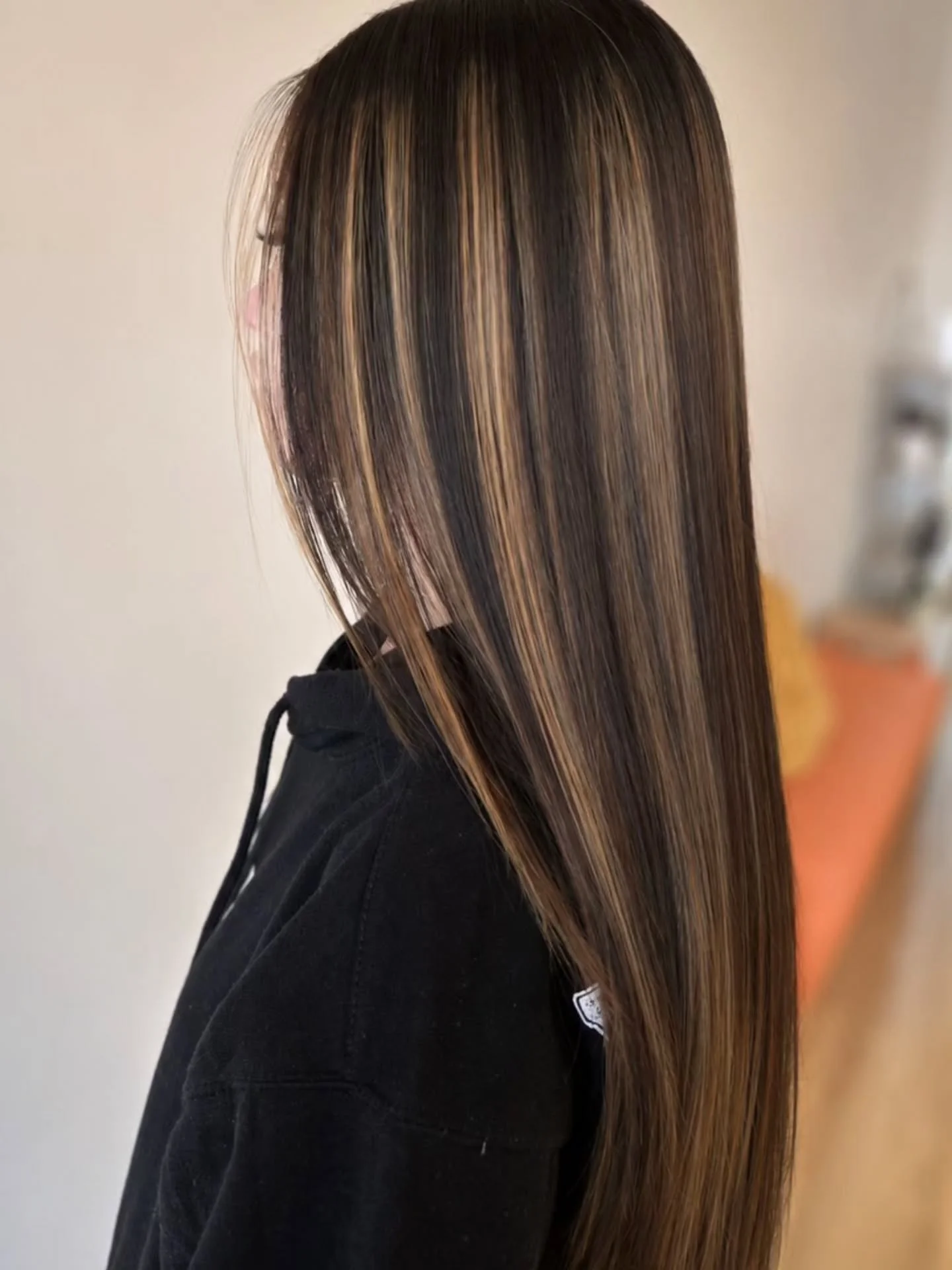 Soft dimension, seamless blend ✨
These fine highlights add brightness and movement while still keeping the hair natural and classy 🤎
Perfect for anyone wanting a low-maintenance but luxury look ✨
📍Sis Hair Epping
DM us for bookings &amp; consultati