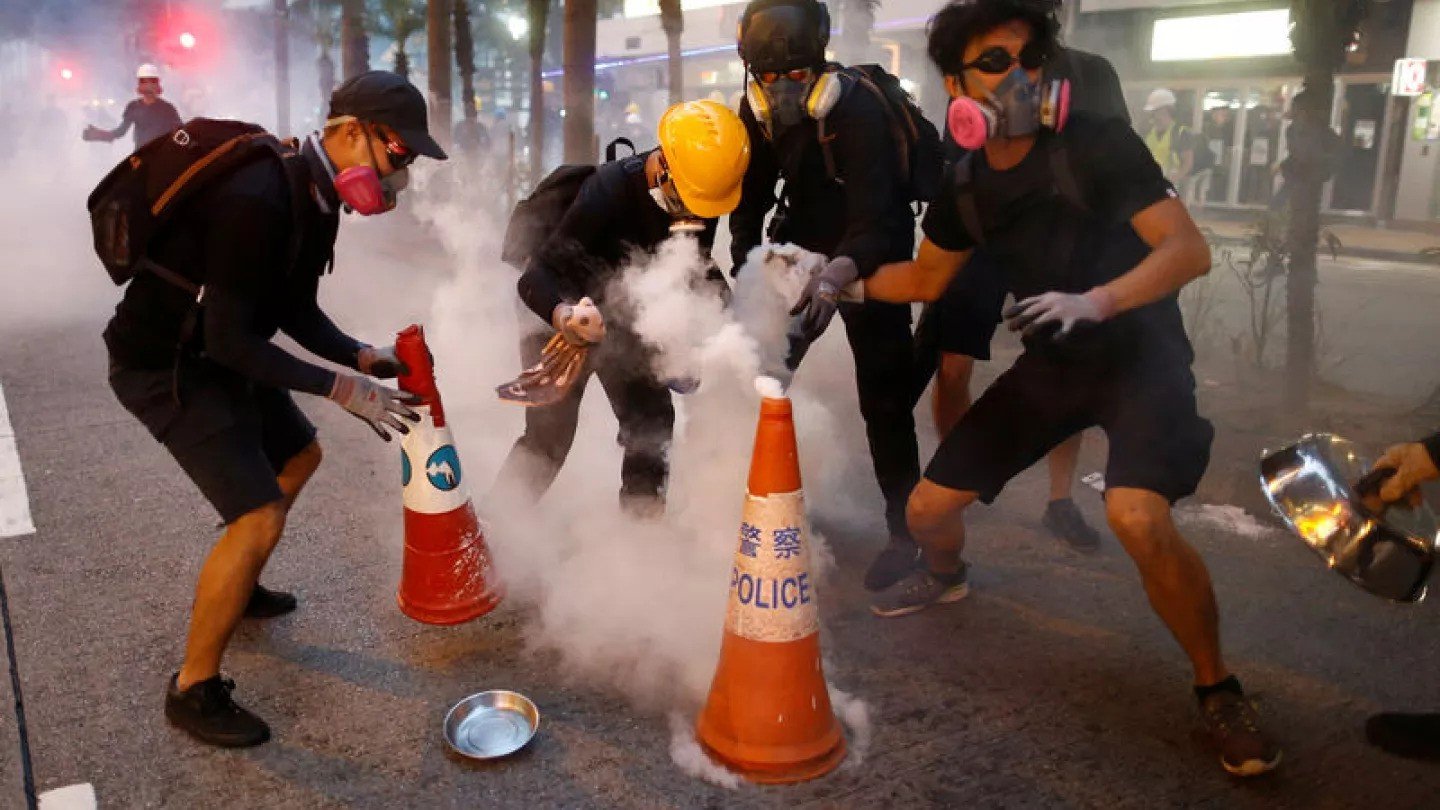 1440x810_hong-kong-police-and-protesters-refine-battle-tactics-ezgif.com-webp-to-jpg-converter.jpg
